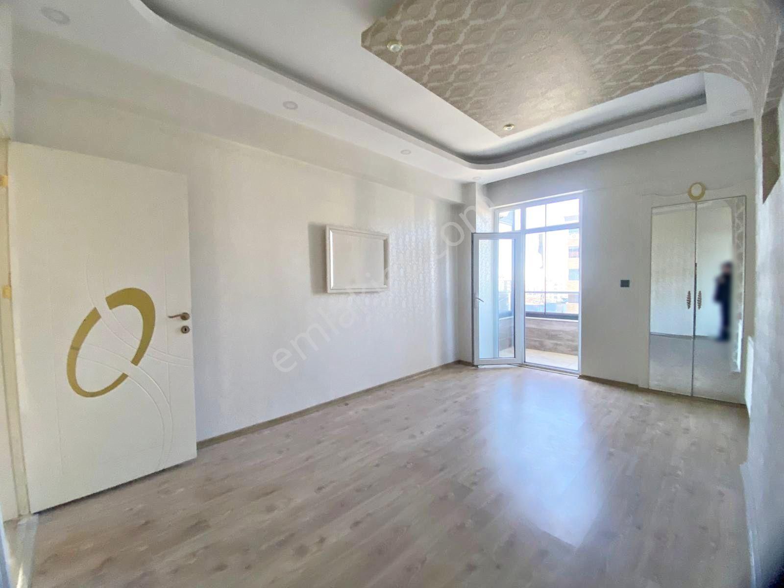 Fıstıklık Merkezde Çift Cam Balkonlu İnce İşçilikli Arakat 3+1 - Görsel 16