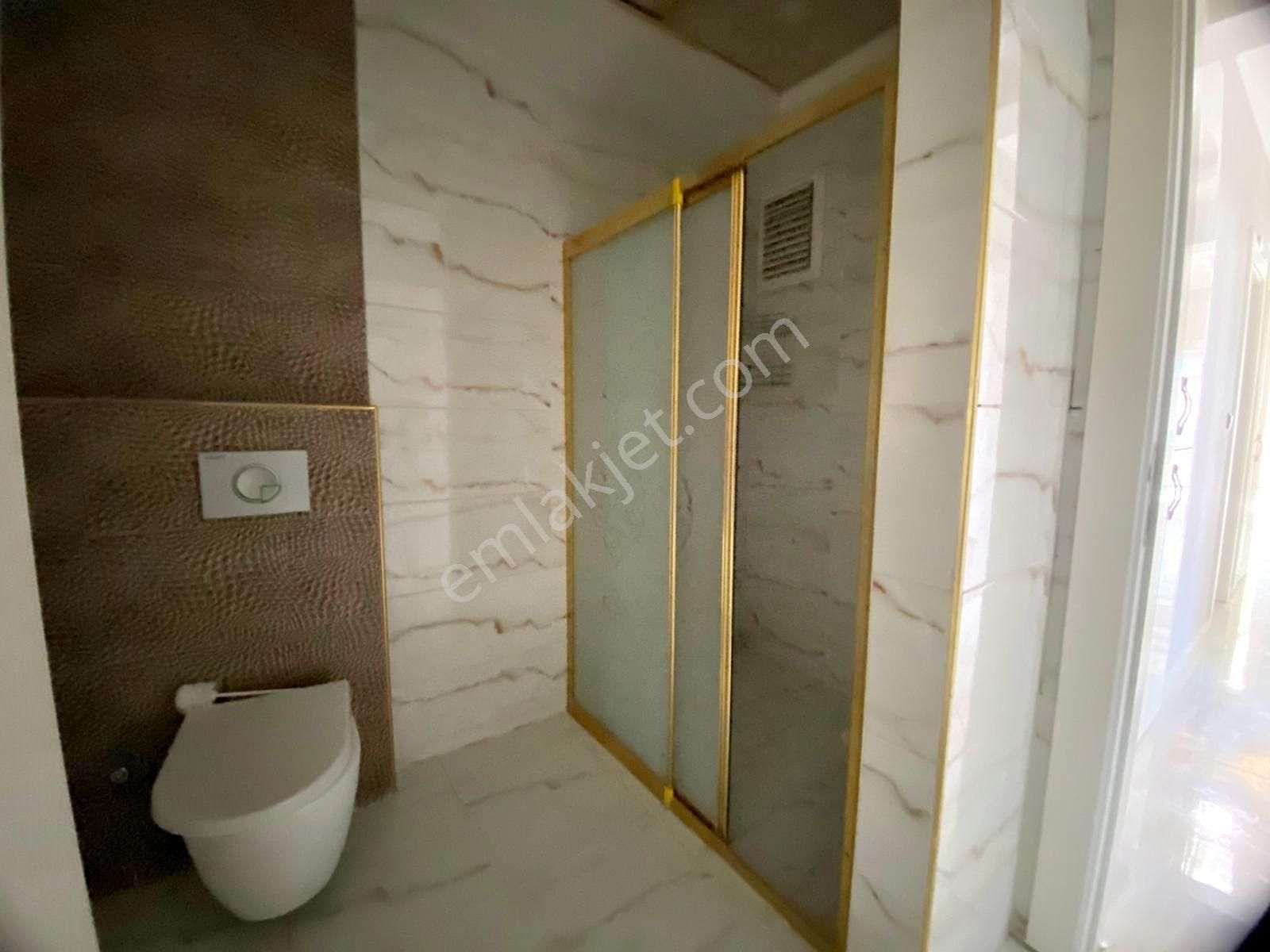 Fıstıklık Merkezde Çift Cam Balkonlu İnce İşçilikli Arakat 3+1 - Görsel 23