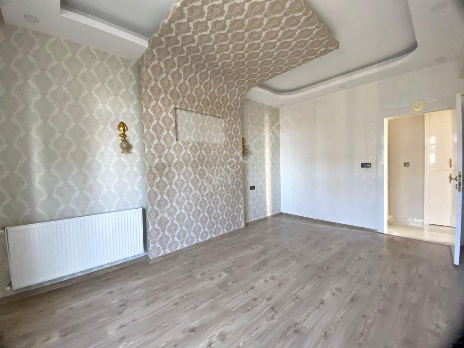 Fıstıklık Merkezde Çift Cam Balkonlu İnce İşçilikli Arakat 3+1 - Görsel 18