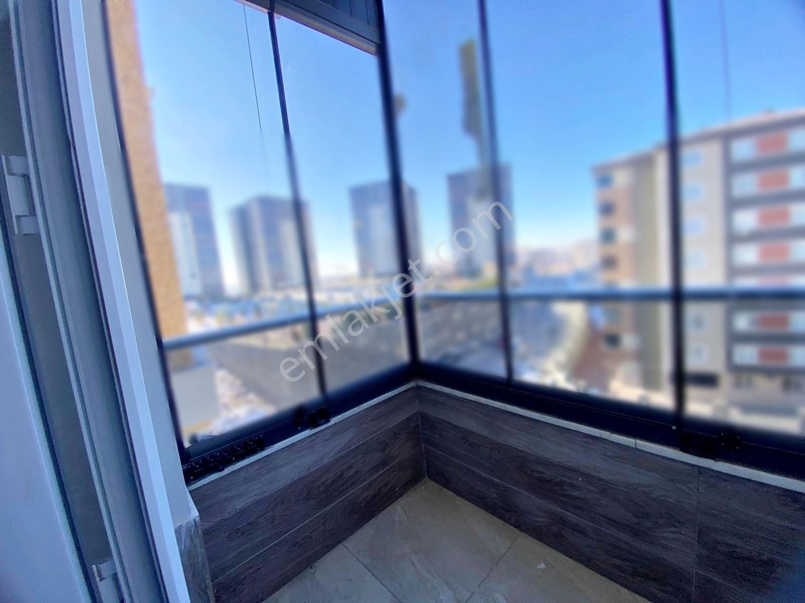 Fıstıklık Merkezde Çift Cam Balkonlu İnce İşçilikli Arakat 3+1 - Görsel 20