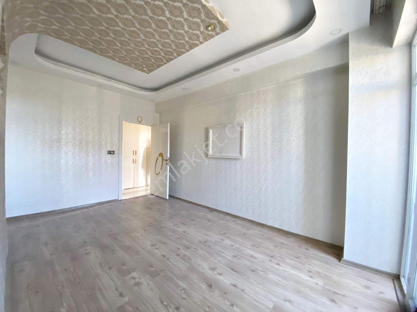 Fıstıklık Merkezde Çift Cam Balkonlu İnce İşçilikli Arakat 3+1 - Görsel 17