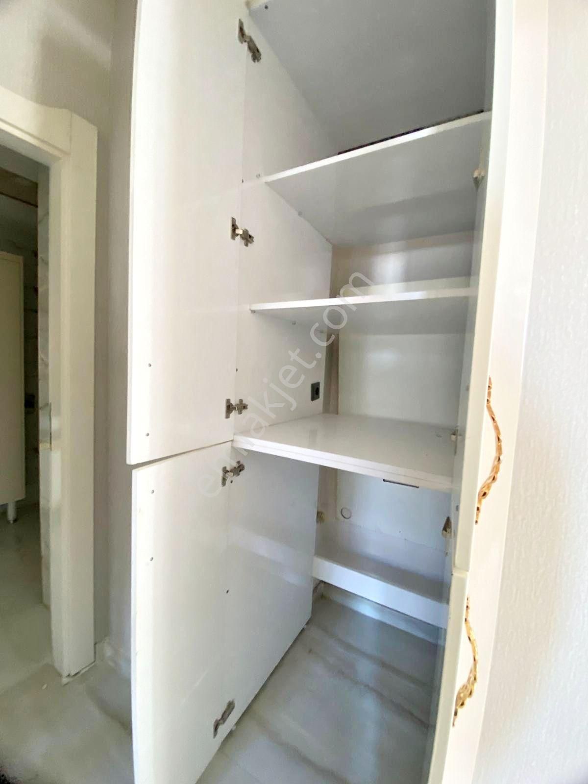 Fıstıklık Merkezde Çift Cam Balkonlu İnce İşçilikli Arakat 3+1 - Görsel 25