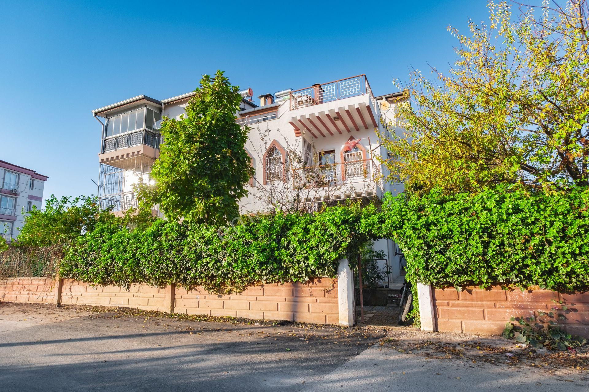 Antalya Kepez Şelale Sitesinde Satılık 5+2 250m² Tripleks Villa - Görsel 2