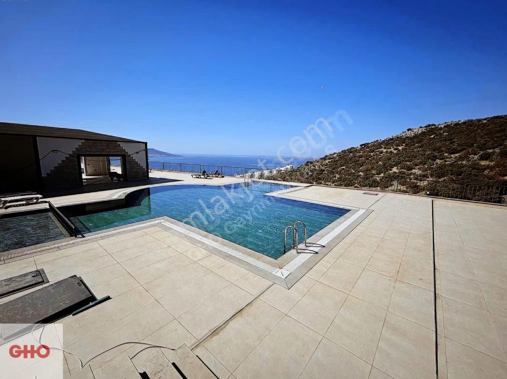 Didim Akbükte Ful Deniz Manzaralı Satılık Daireler