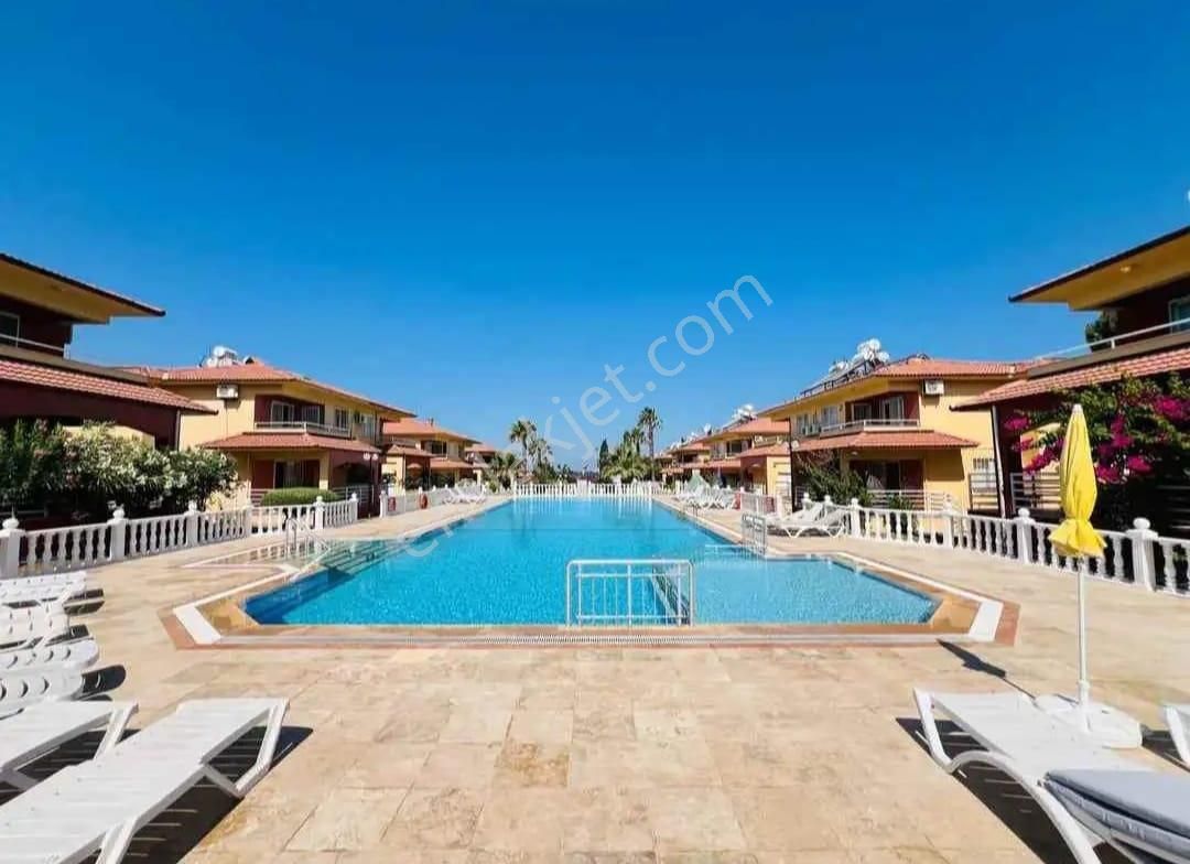 Denize Sıfır Sitede Satılık 3+1 Eşyalı Villa - Görsel 12