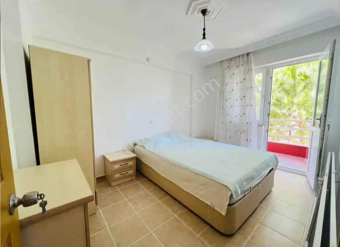 Denize Sıfır Sitede Satılık 3+1 Eşyalı Villa - Görsel 9