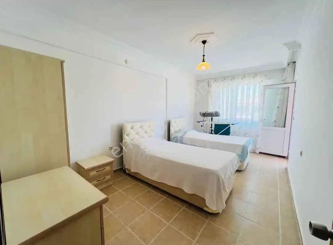 Denize Sıfır Sitede Satılık 3+1 Eşyalı Villa - Görsel 19