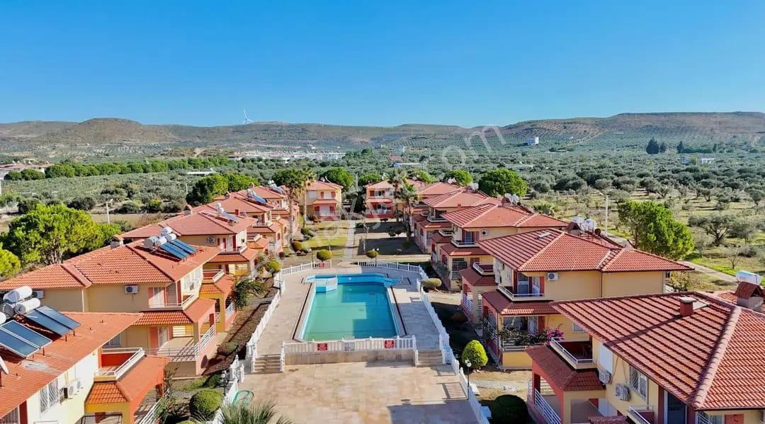 Denize Sıfır Sitede Satılık 3+1 Eşyalı Villa - Görsel 28