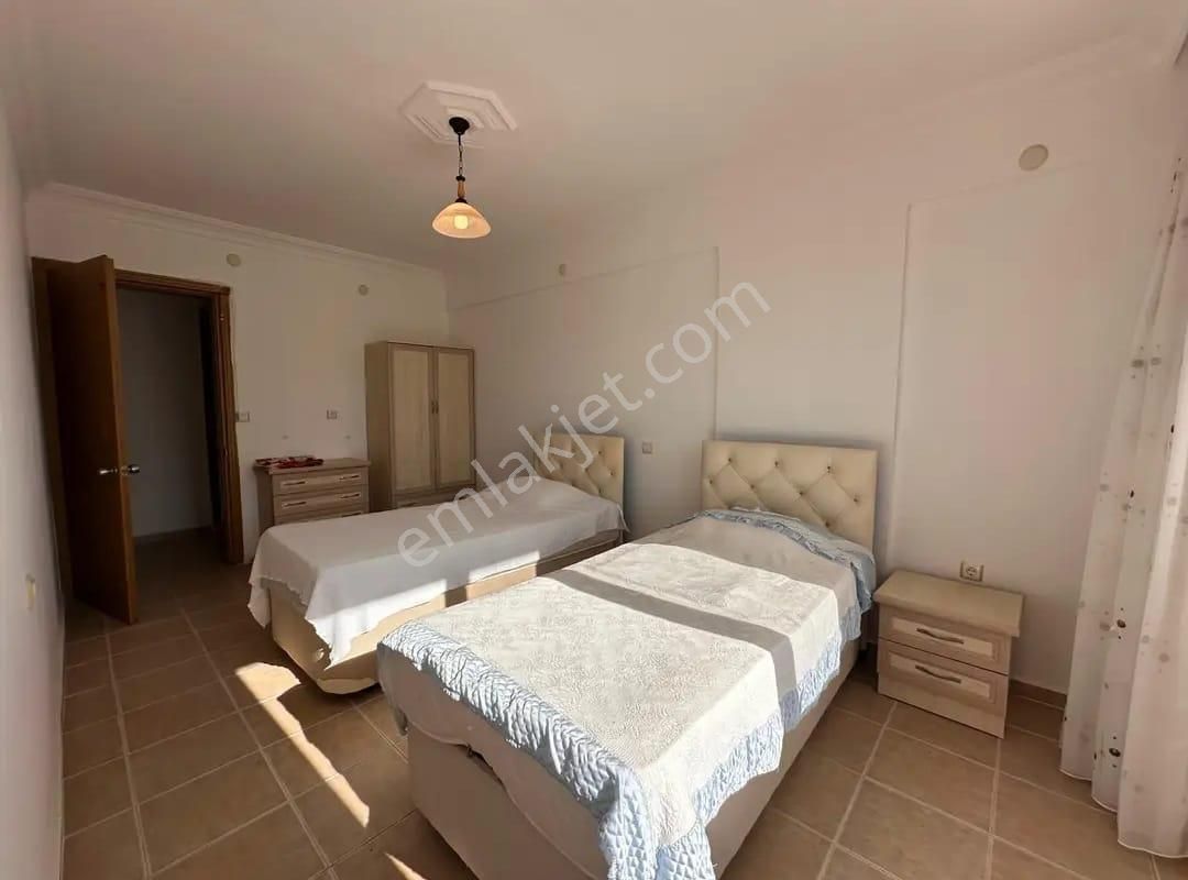 Denize Sıfır Sitede Satılık 3+1 Eşyalı Villa - Görsel 4