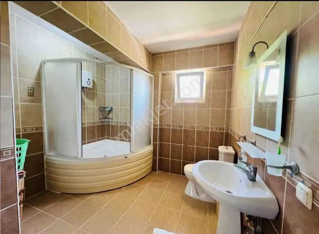 Denize Sıfır Sitede Satılık 3+1 Eşyalı Villa - Görsel 24