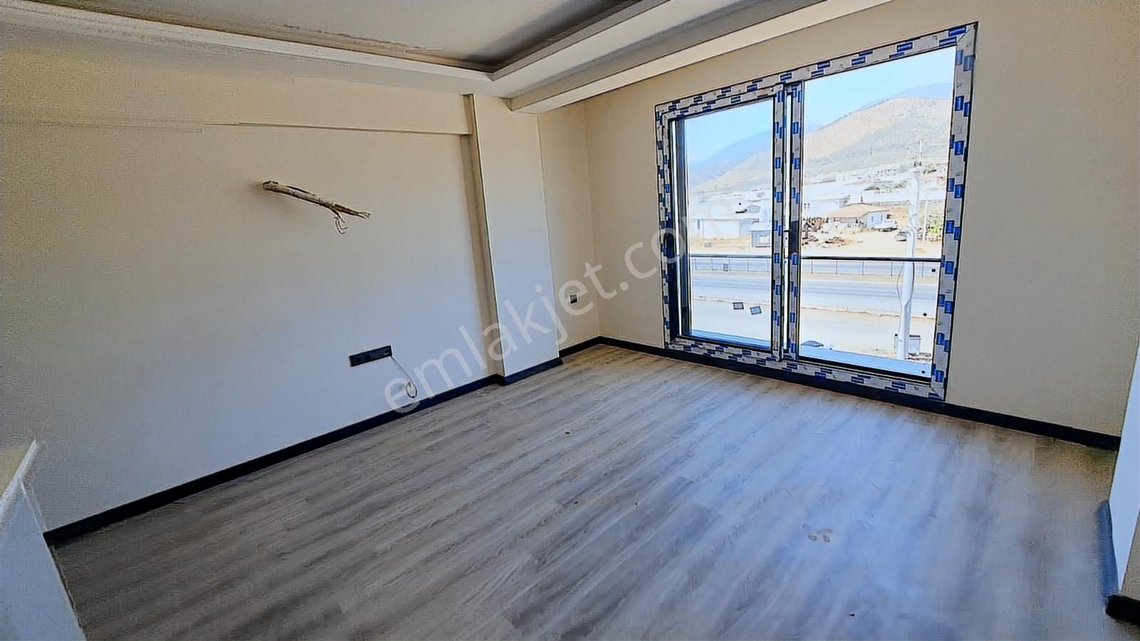 Stoptan Çevre Yolunda Asansörlü Satılık 2+1 Dubleks Daire