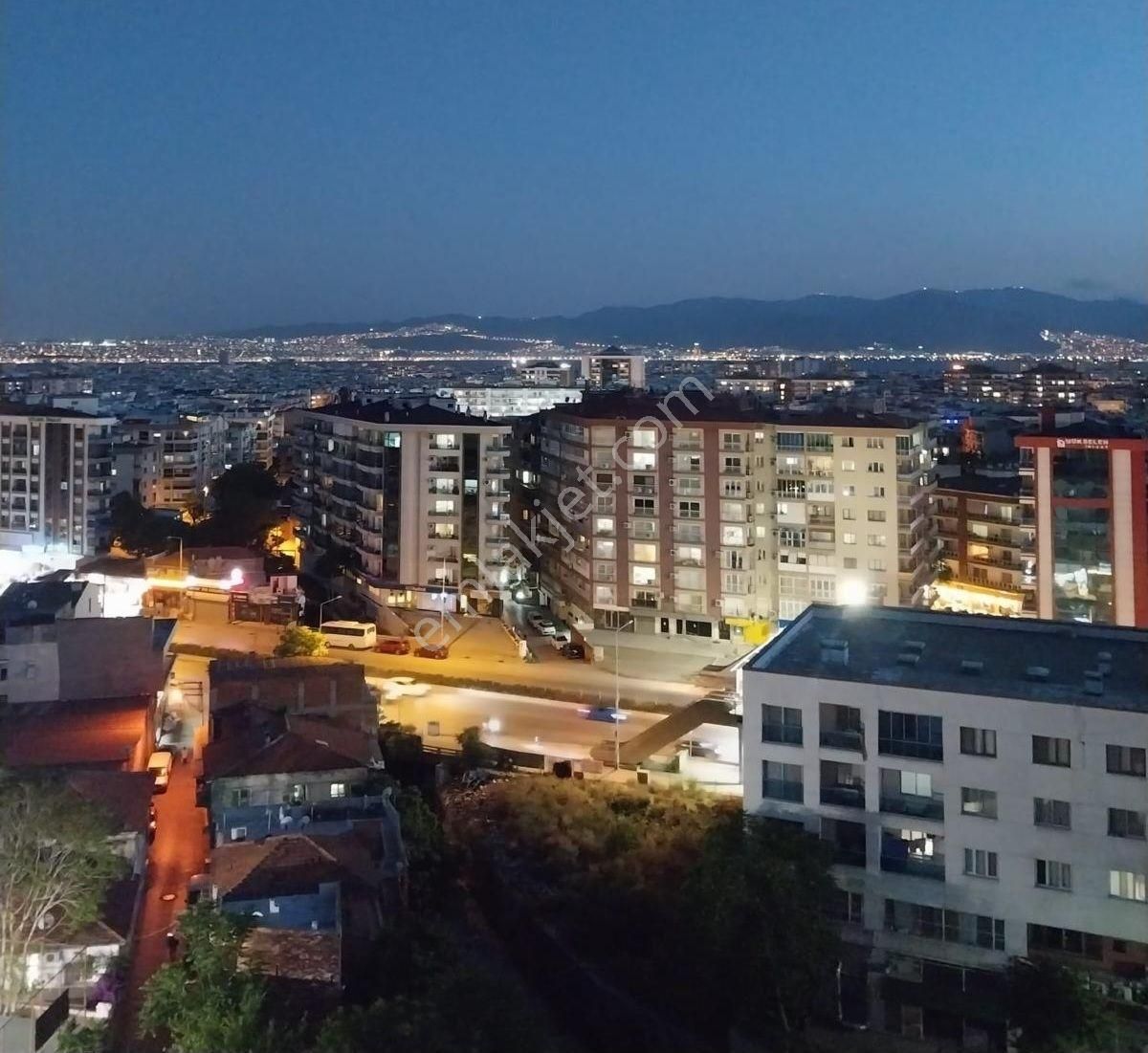 Karşıyaka İmbatlıda Deniz Ve Körfez Manzaralı Satılık 1+1 Daire