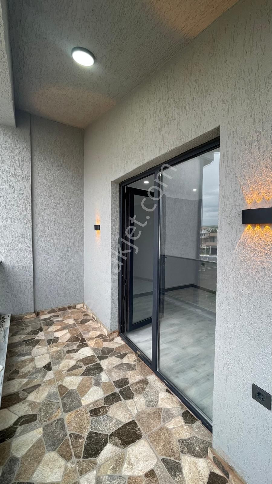 Yeniçiftlikte Ultra Lüks Deniz Manzaralı 4+1 Kullanıma Hazır Villa - Görsel 10