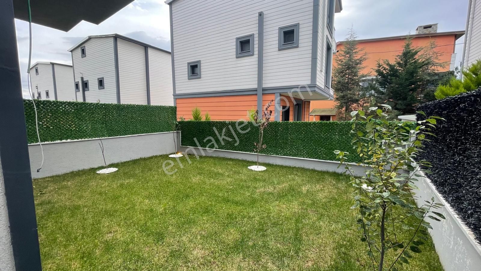 Yeniçiftlikte Ultra Lüks Deniz Manzaralı 4+1 Kullanıma Hazır Villa - Görsel 21