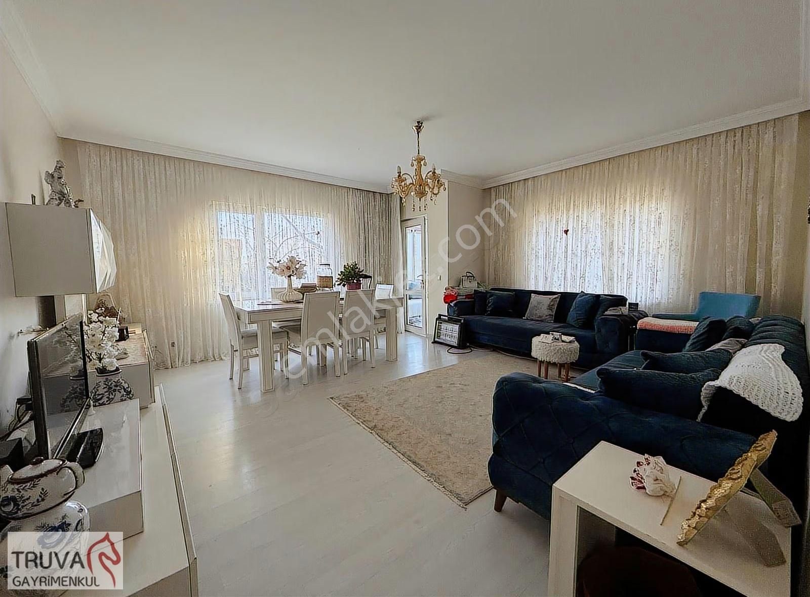 Huzurlu Aile Sitesi Sarmaşık Evlerinde Eşyalı Geniş Salonlu 3+1 - Görsel 18