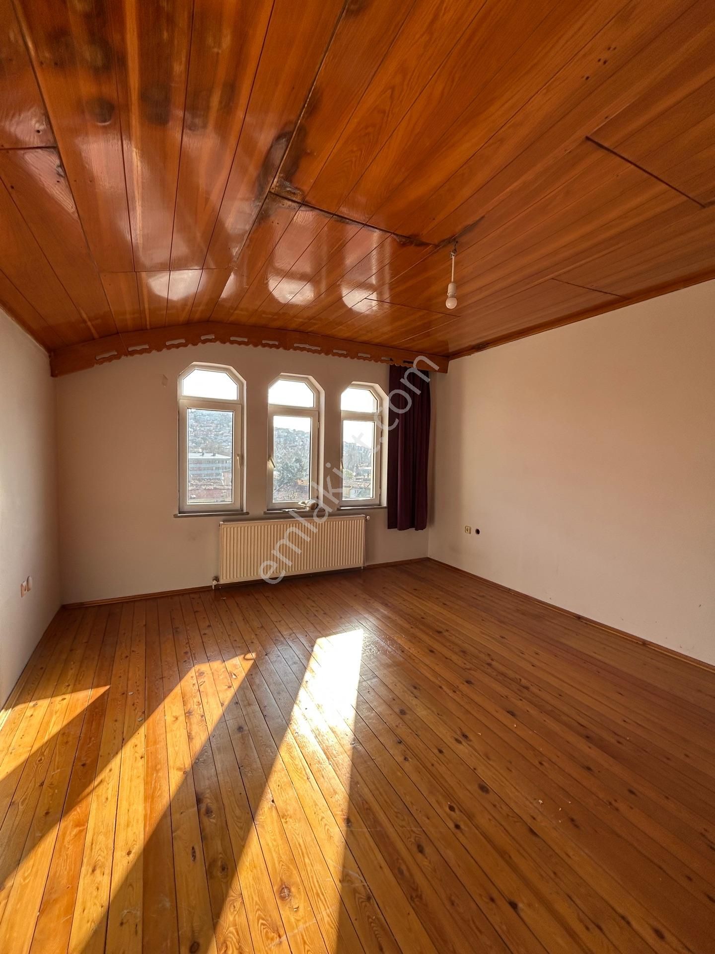 Çamlıbahçe'de Cadde Üzerinde Geniş Balkonlu Kiralık Daire - Görsel 10