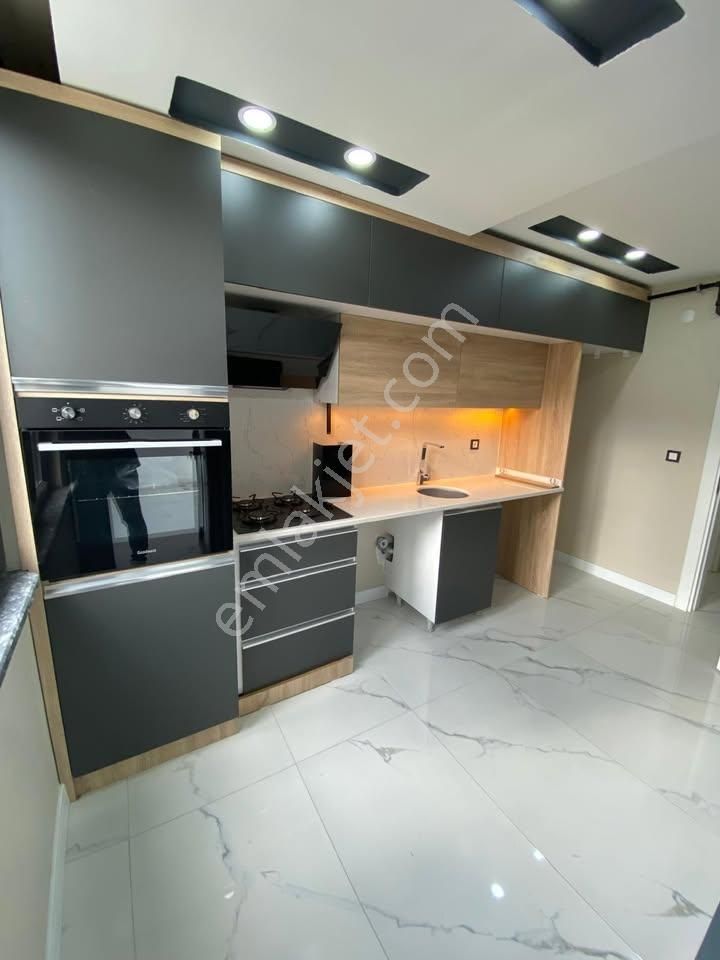 Beylikdüzü'nde Metrobüse 5'dk Bölgenin En Geniş 2+1 Fırsat Dairesi!!! - Görsel 2