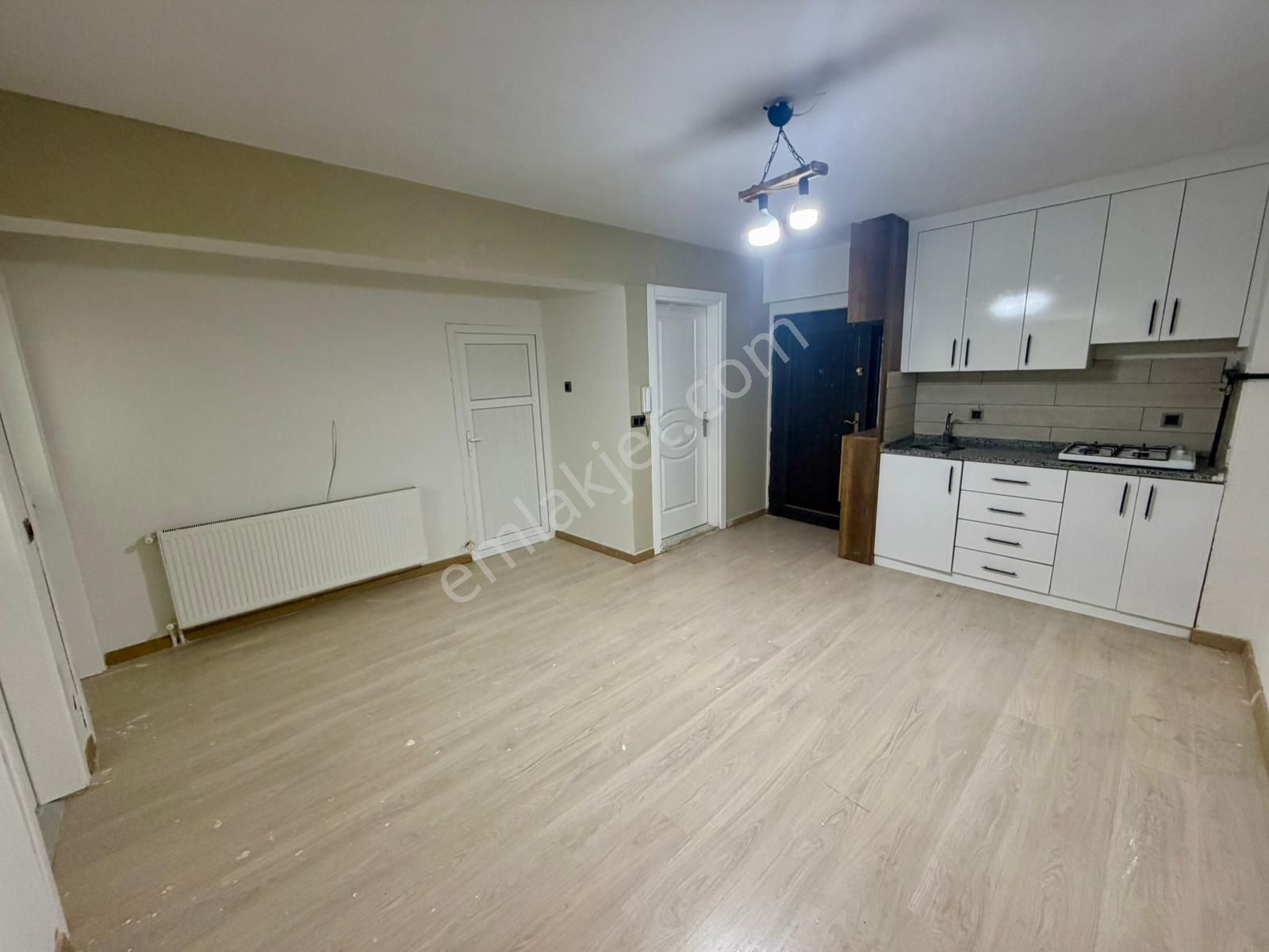 Özmecaz'dan Asmalıevler'de Cadde Üzeri 2+1 75m2 Fırsat Apart