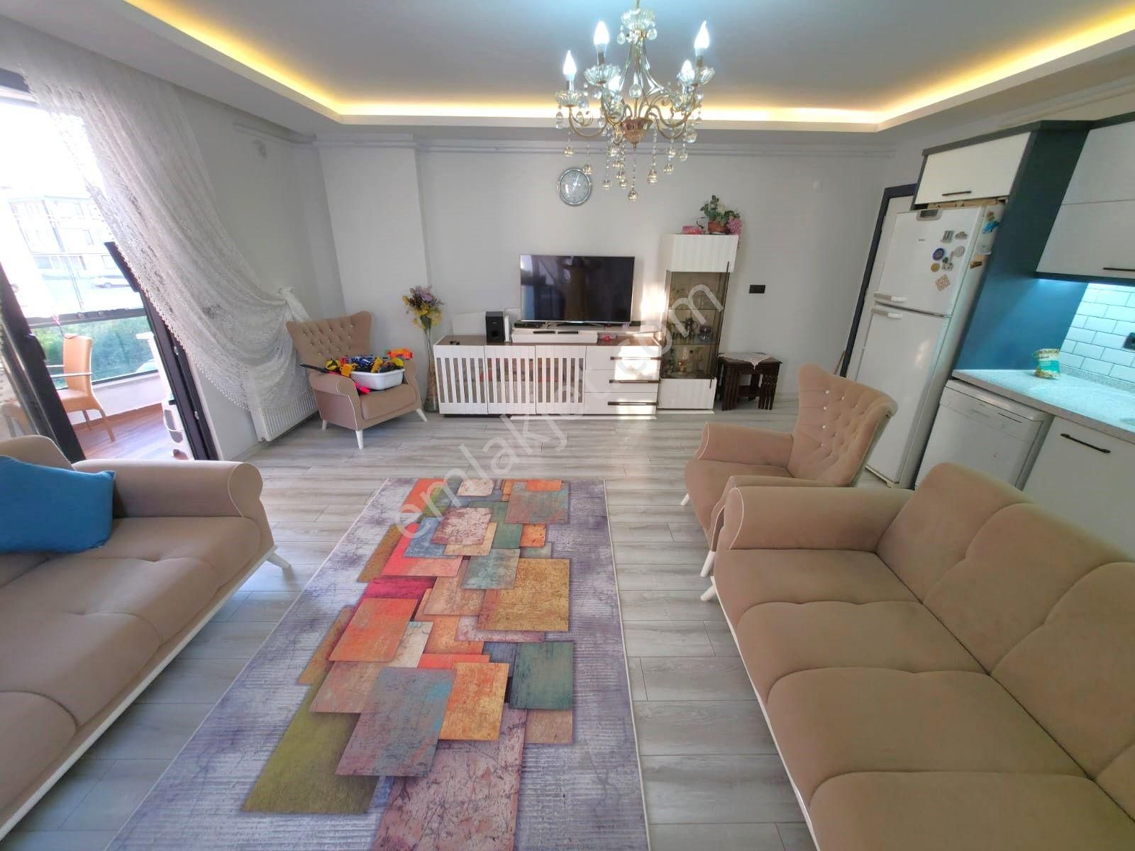 Tek Yetkili Aygül'den Akçay'ın Merkezi Lokasyonunda Denize Çok Yakın Ara Kat Lüks 2+1 Satılık Daire - Görsel 2