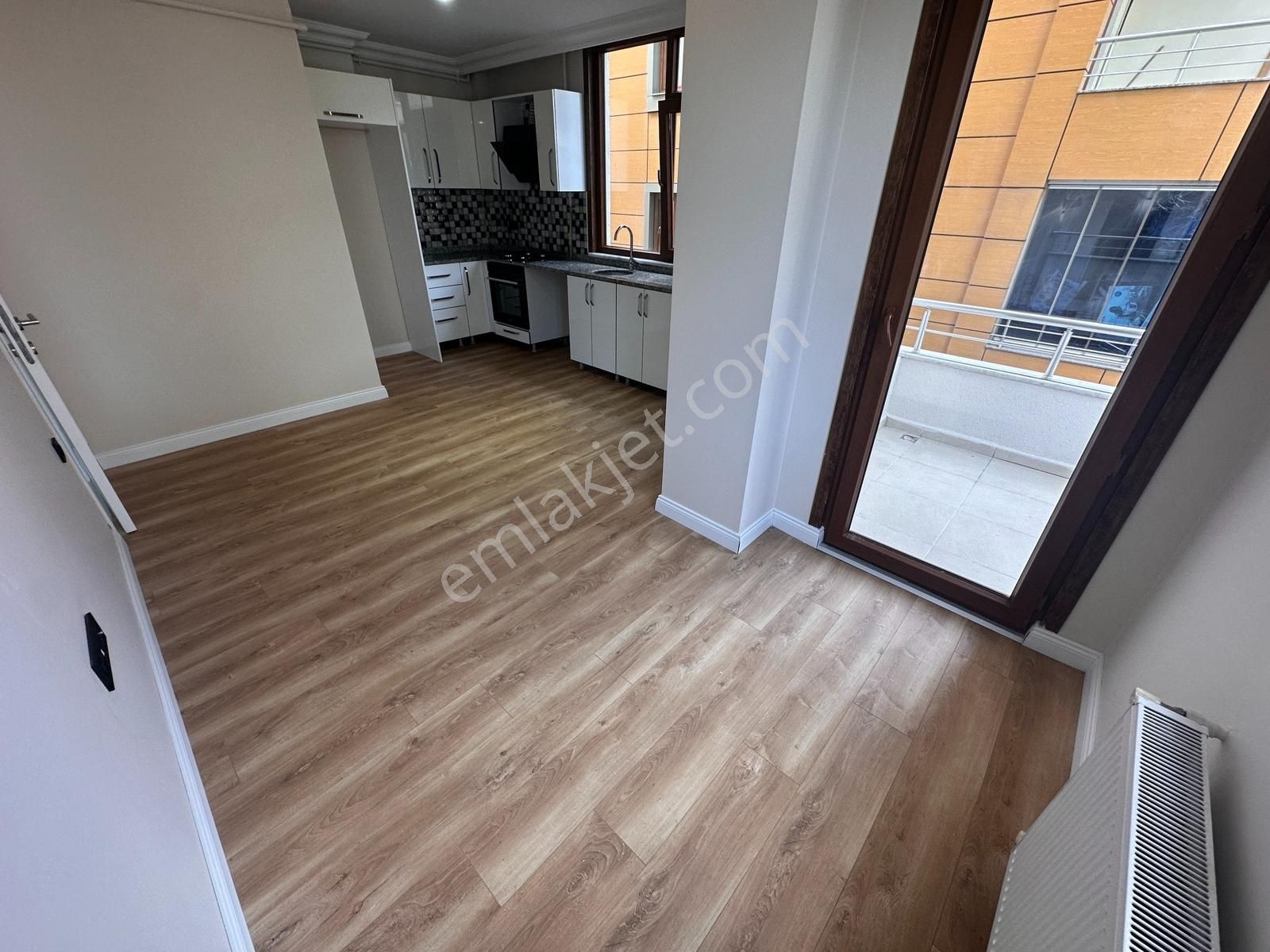 Tamiş'den Küçükyalı'da Metroya E5'e Yakın 1.katta Ön Köşe 2+1 - Görsel 5