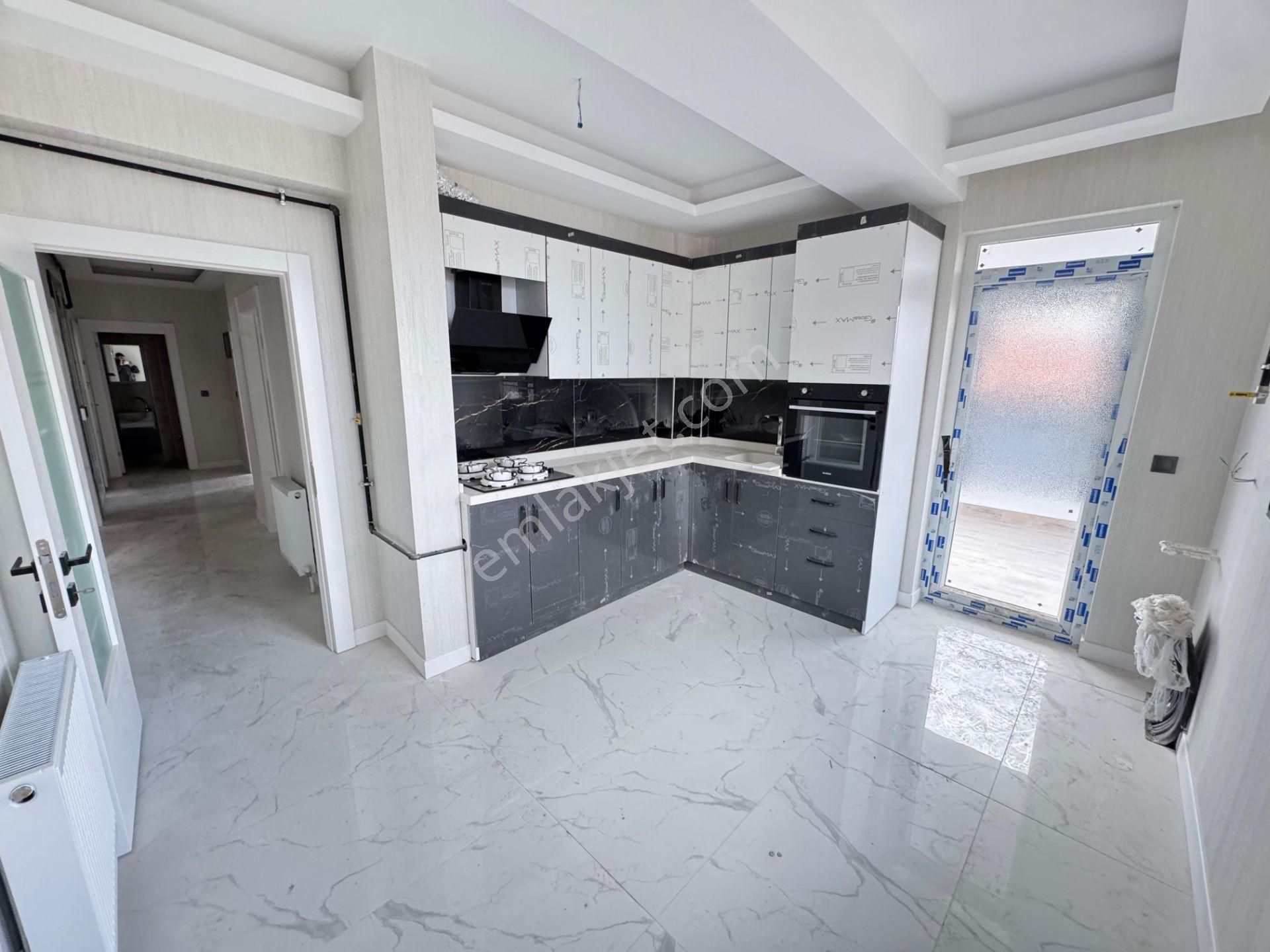 Yenikent Fevzi Çakmak Mh.de 3+1 125m2 Net Satılık Daire