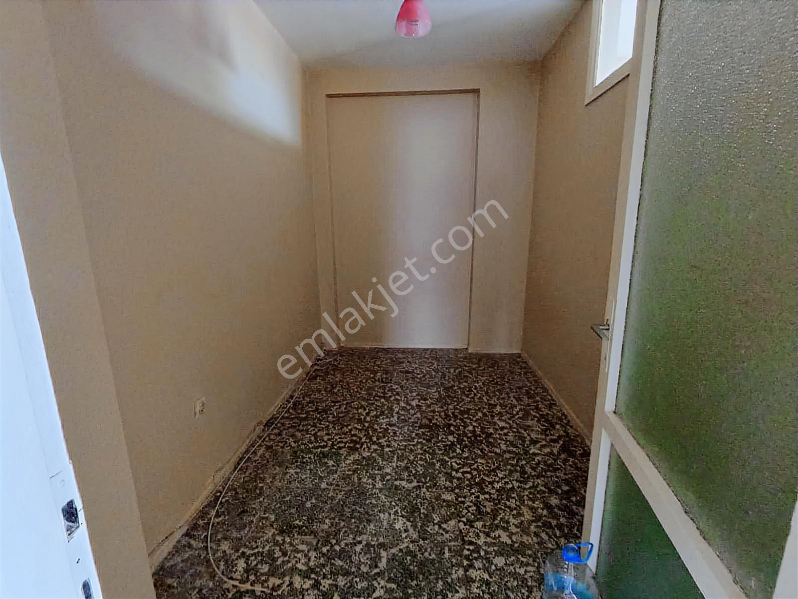 Karşıyaka Girne Bulvarında Köşe 3+1 Kiralık Daire - Görsel 23