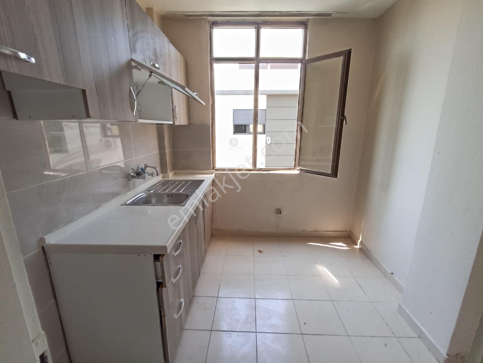Karşıyaka Girne Bulvarında Köşe 3+1 Kiralık Daire - Görsel 5