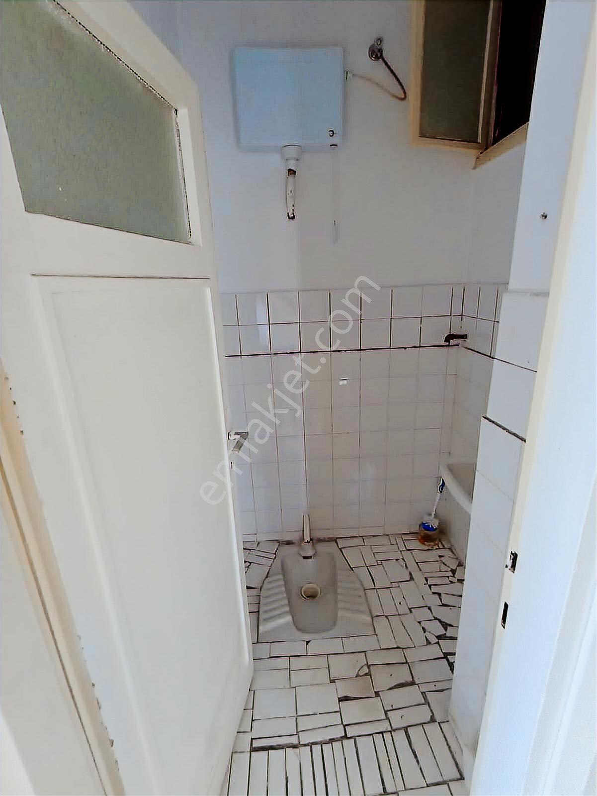 Karşıyaka Girne Bulvarında Köşe 3+1 Kiralık Daire - Görsel 22