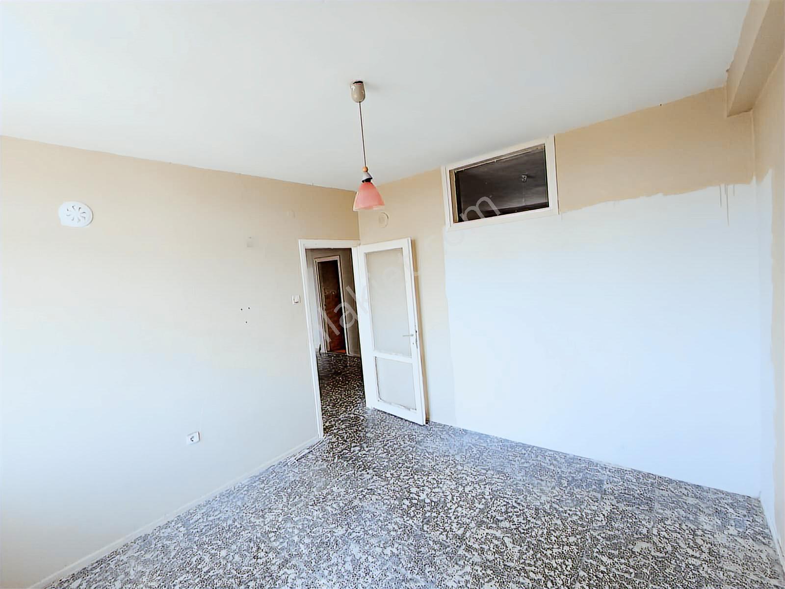 Karşıyaka Girne Bulvarında Köşe 3+1 Kiralık Daire - Görsel 6