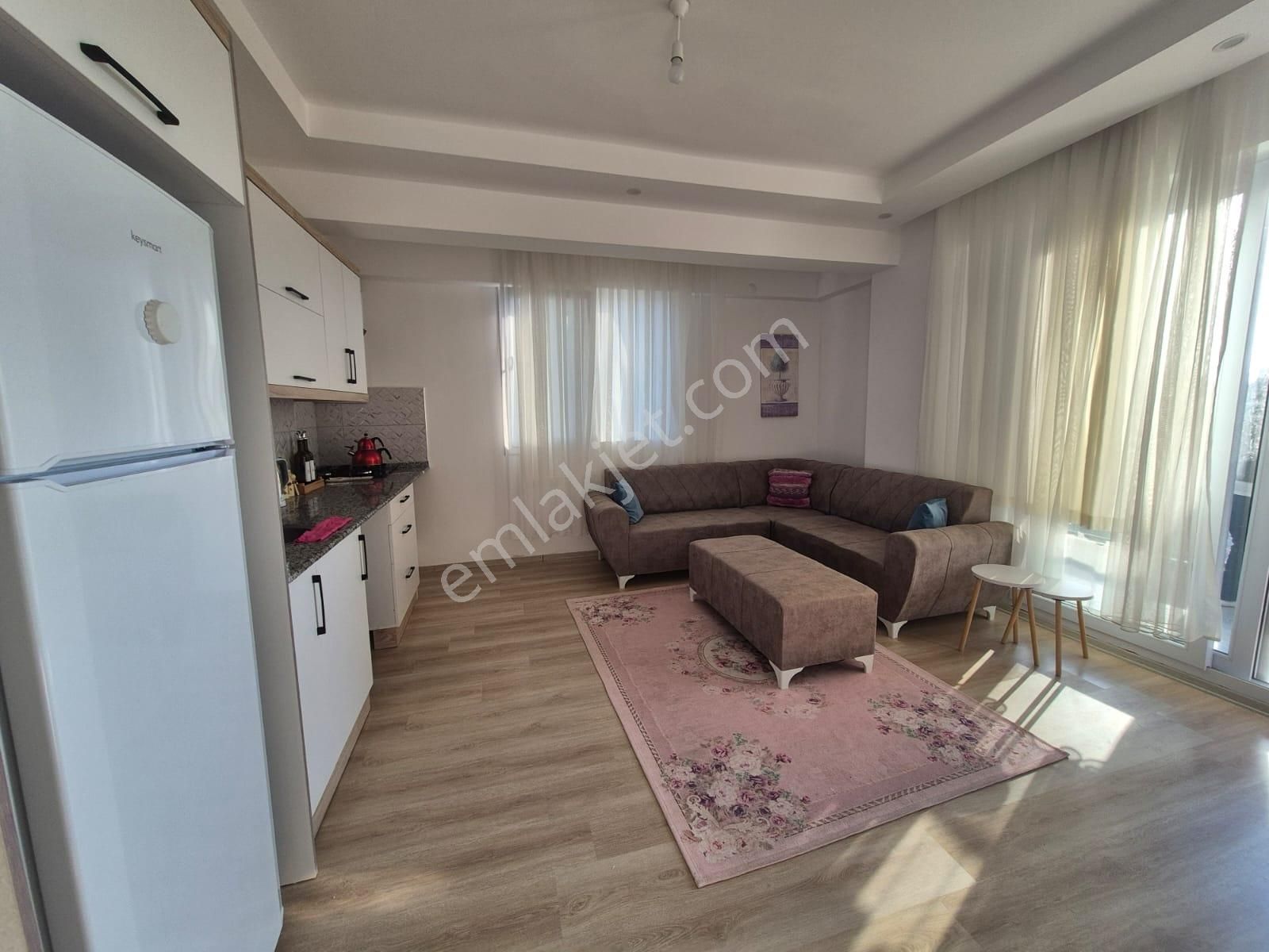 Stoptan Kargınkürü Mahallesinde Havuzlu Eşyalı 1+1 Satılık Daire - Görsel 7