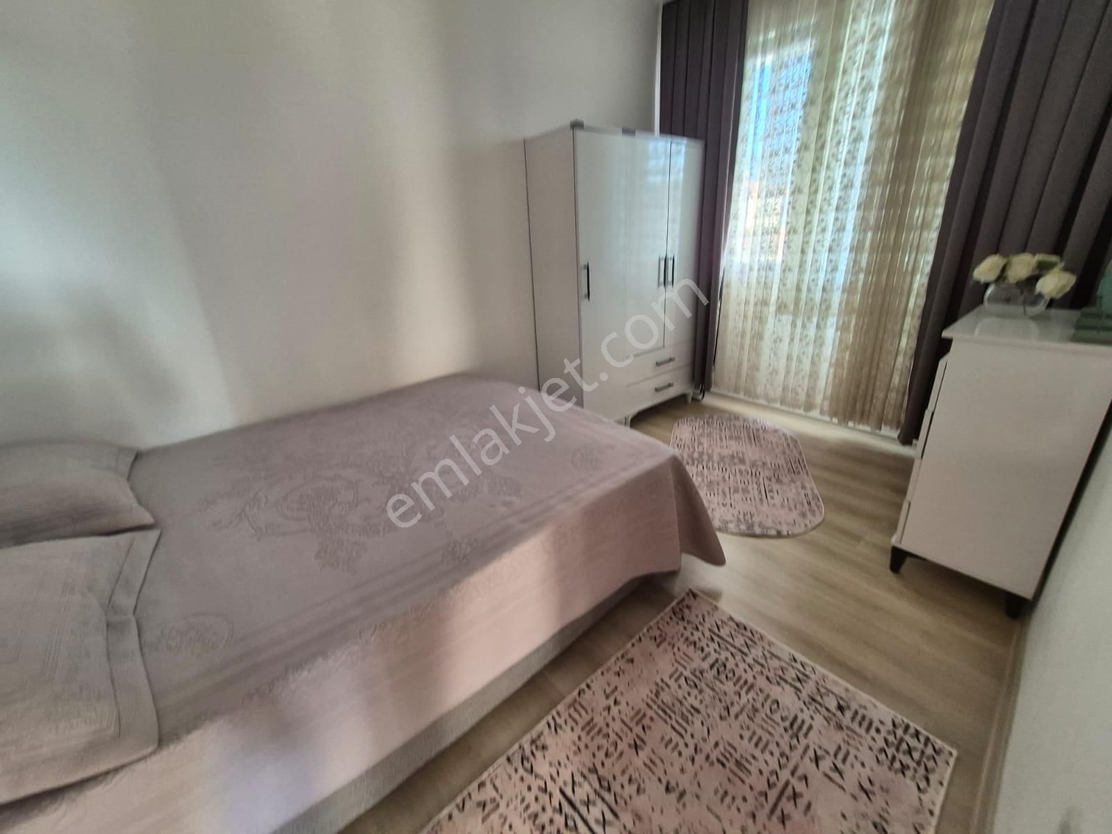 Stoptan Kargınkürü Mahallesinde Havuzlu Eşyalı 1+1 Satılık Daire - Görsel 5