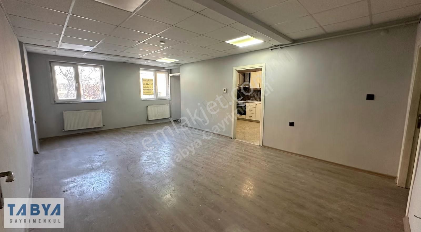 Seyrantepe'de Cadde Üzeri Kiralık Konut Ve İşyerine Uygun 2+1 - Görsel 3