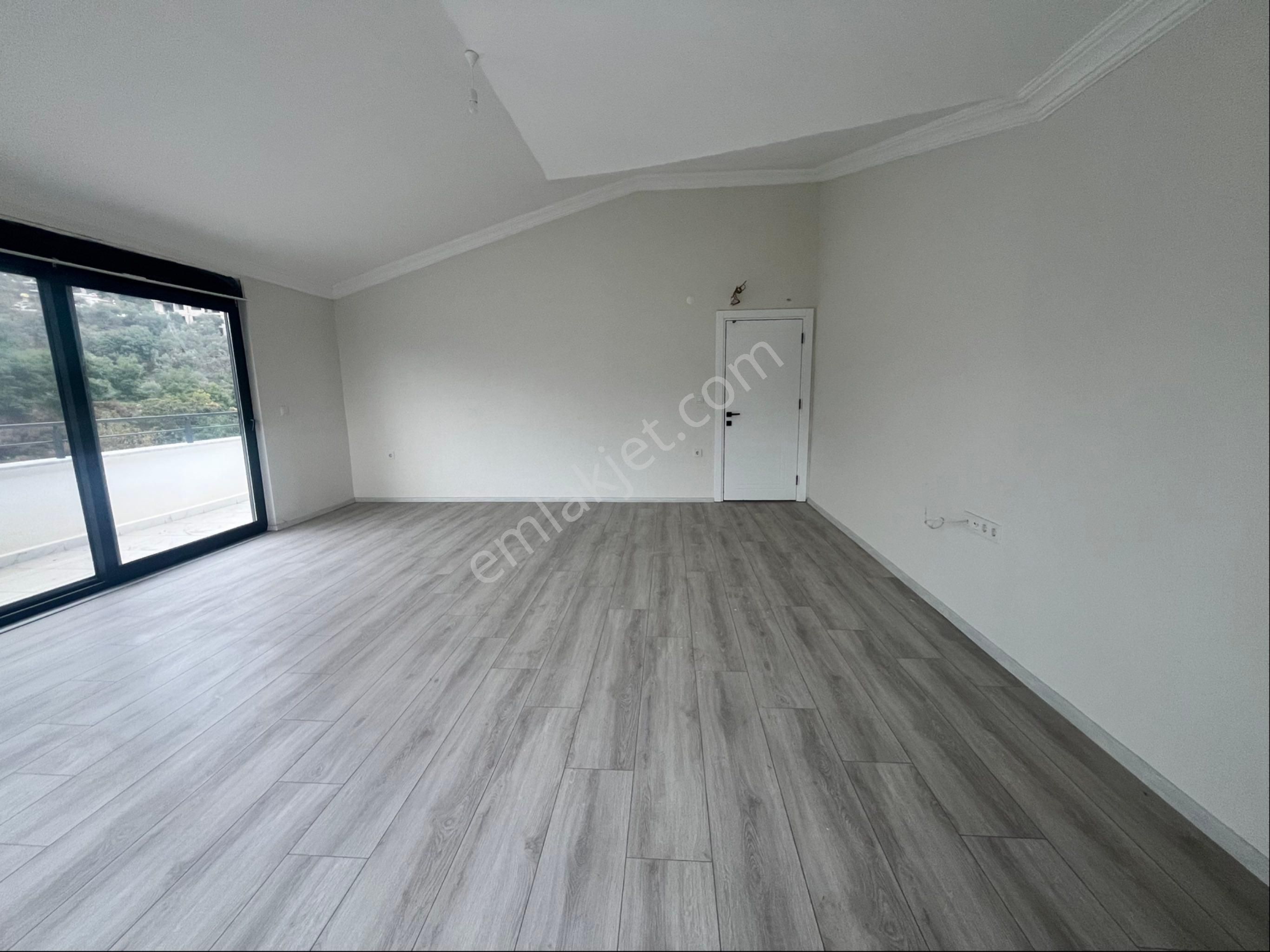 Alanya Çıplaklı Mahllesi Satılık 200 M2 Dubleks Daire - Görsel 17