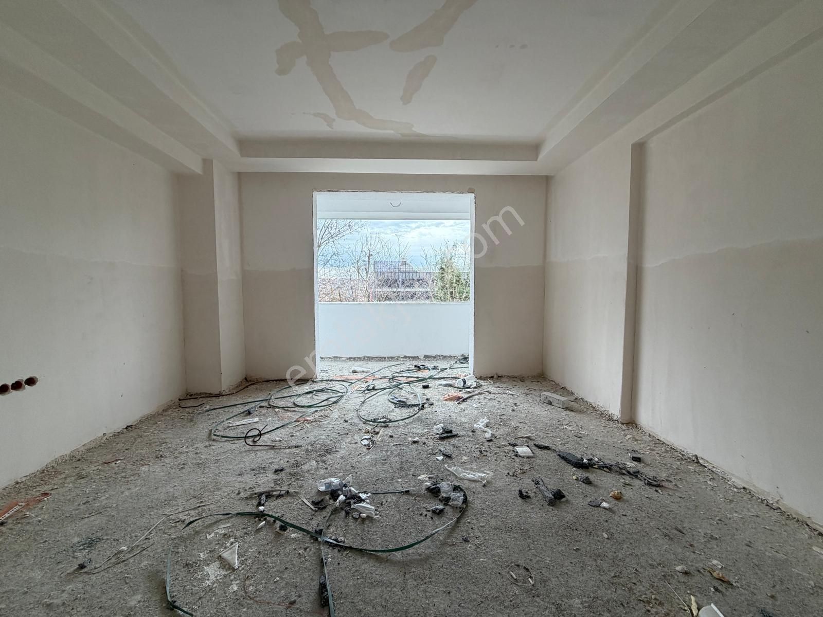 Bahçelievler'de Butik Sitede K.otoparklı Sıfır 2+1 Ara Kat