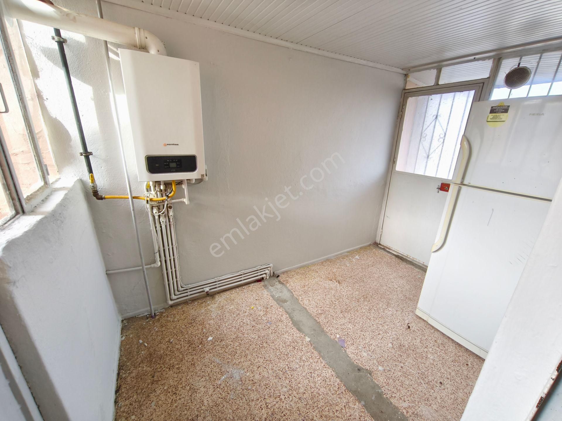 Dokuz Eylül Mahallesi İzbana Yürüme Mesafesinde Kombili Kiralık 2+1 Daire - Görsel 14