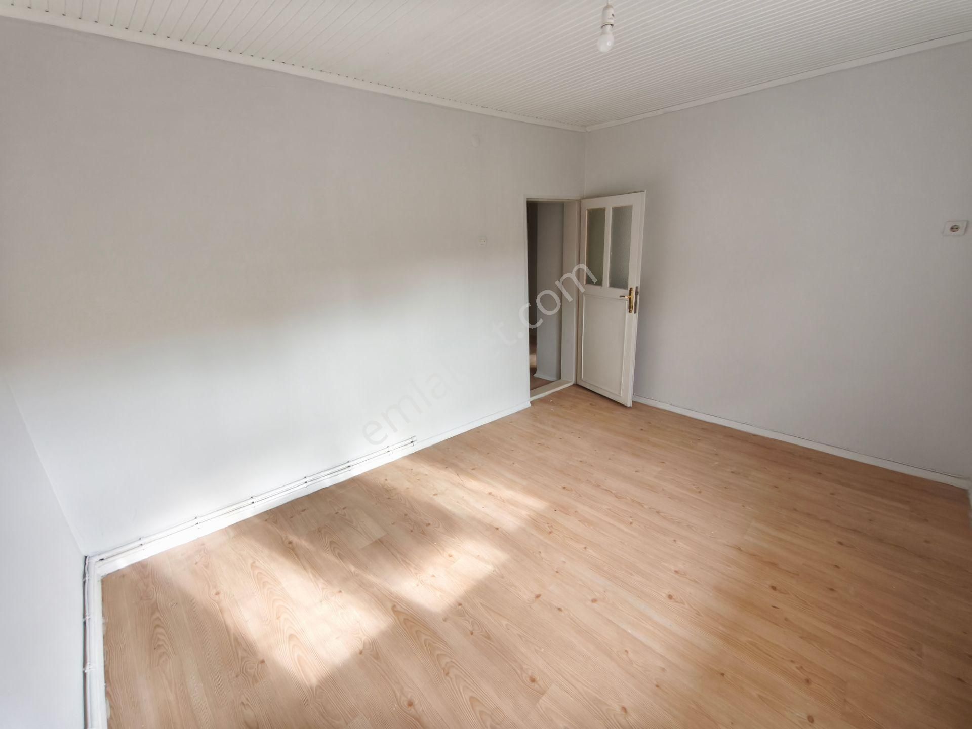 Dokuz Eylül Mahallesi İzbana Yürüme Mesafesinde Kombili Kiralık 2+1 Daire - Görsel 18