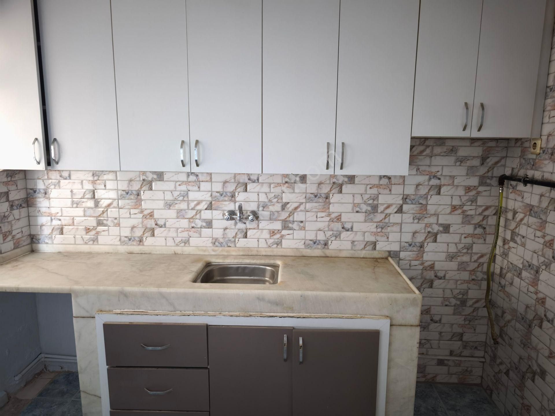 Dokuz Eylül Mahallesi İzbana Yürüme Mesafesinde Kombili Kiralık 2+1 Daire - Görsel 2