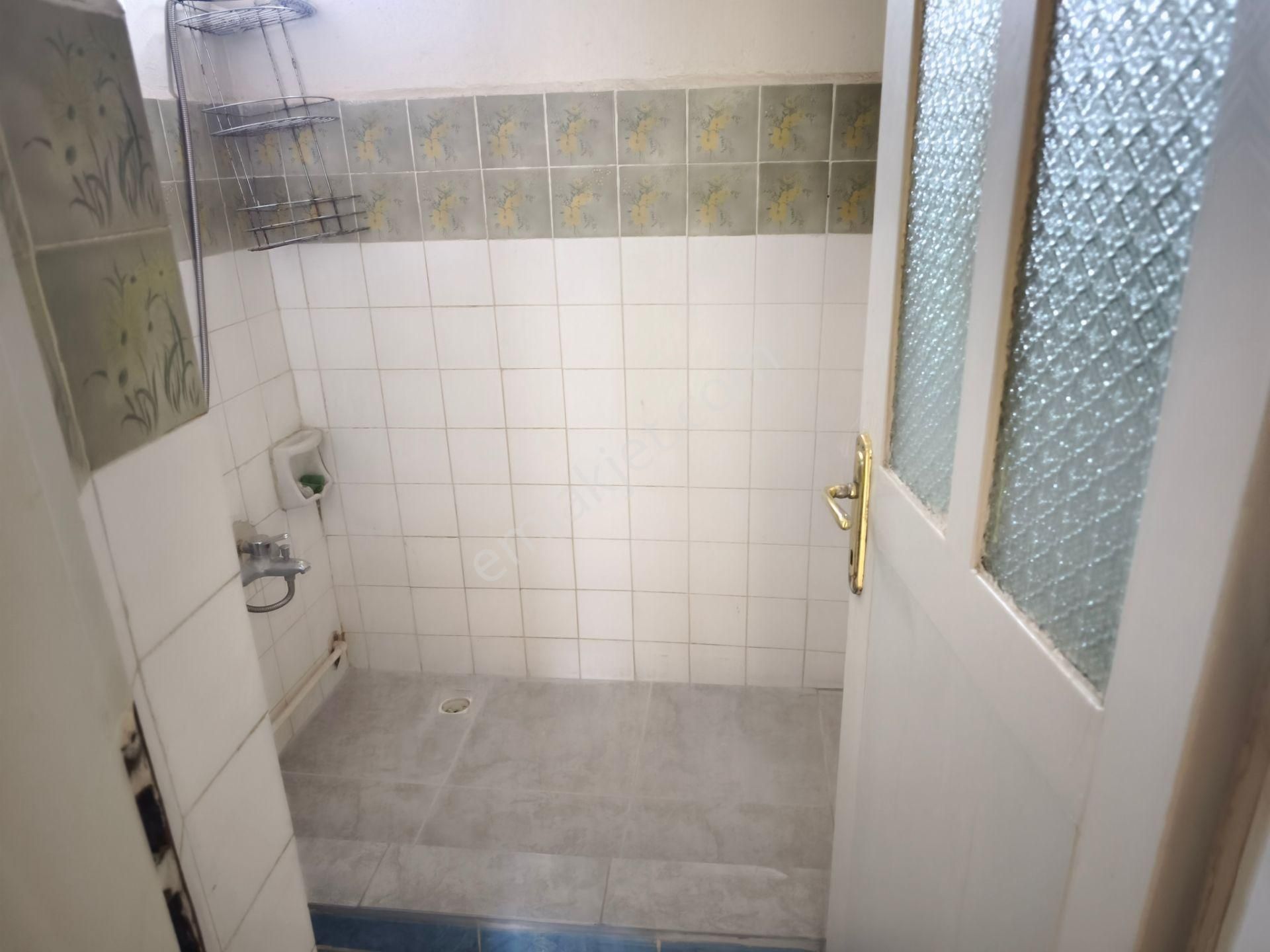 Dokuz Eylül Mahallesi İzbana Yürüme Mesafesinde Kombili Kiralık 2+1 Daire - Görsel 9