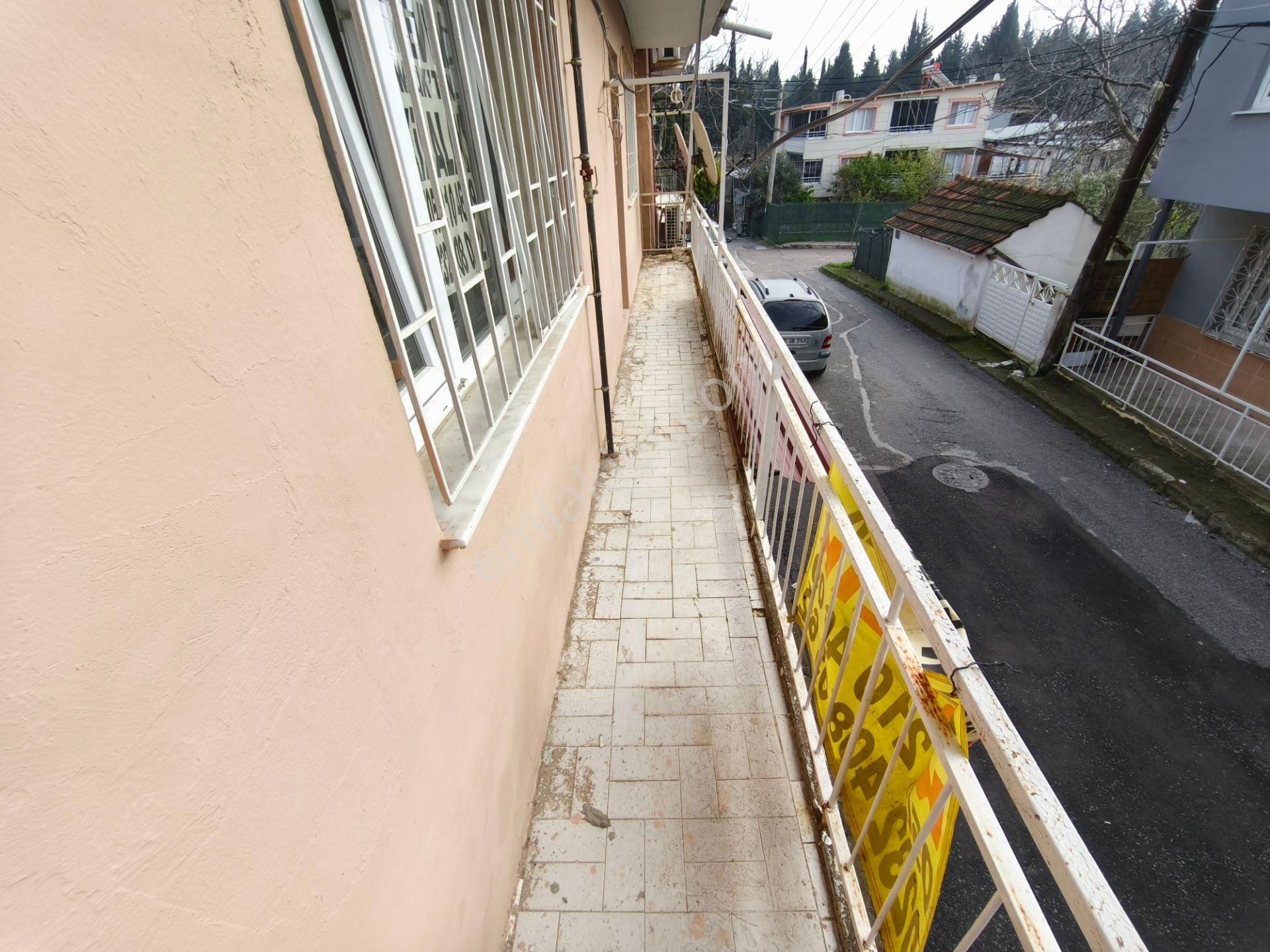 Dokuz Eylül Mahallesi İzbana Yürüme Mesafesinde Kombili Kiralık 2+1 Daire - Görsel 31