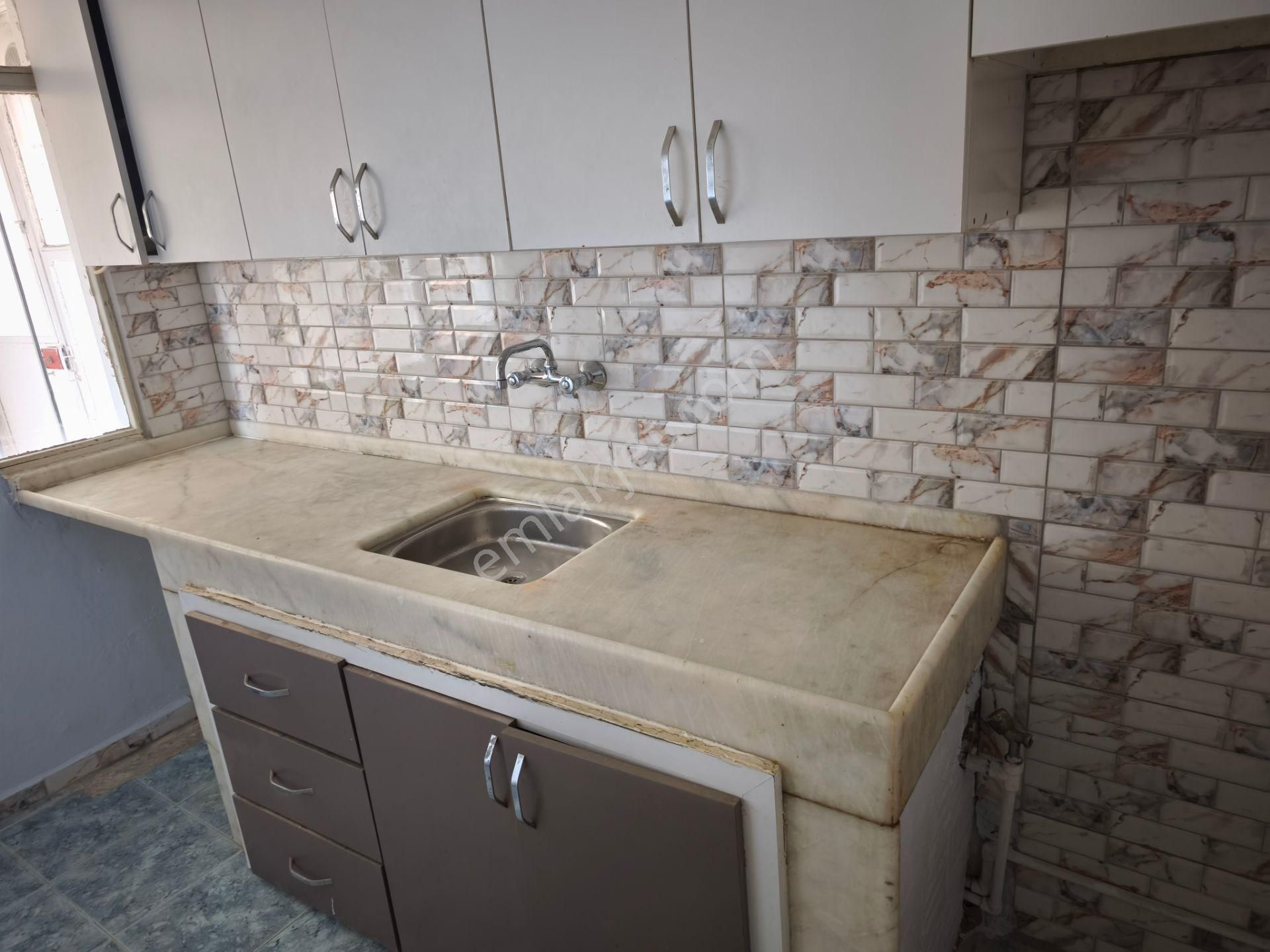 Dokuz Eylül Mahallesi İzbana Yürüme Mesafesinde Kombili Kiralık 2+1 Daire - Görsel 7