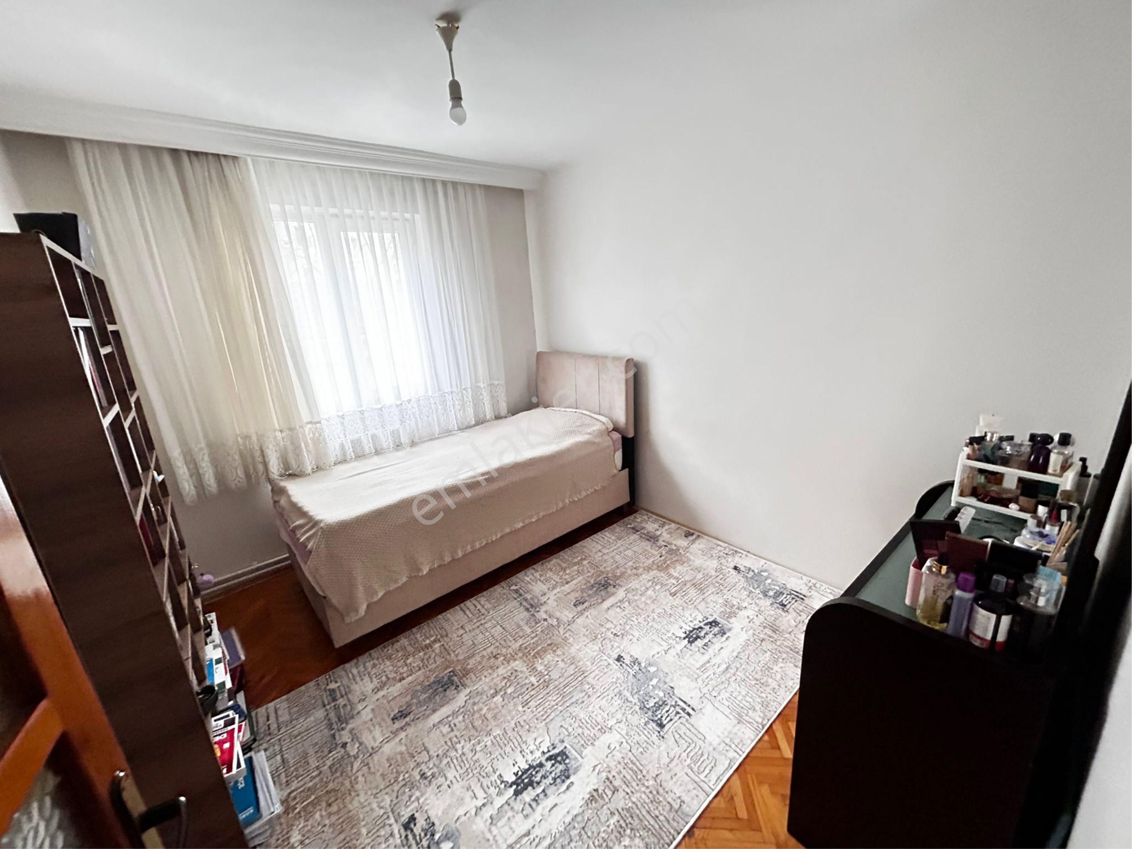 Keçiören Dutlukta Metroya Yürüme Mesafesinde Ara Katta Acill Satılık Daire - Görsel 6