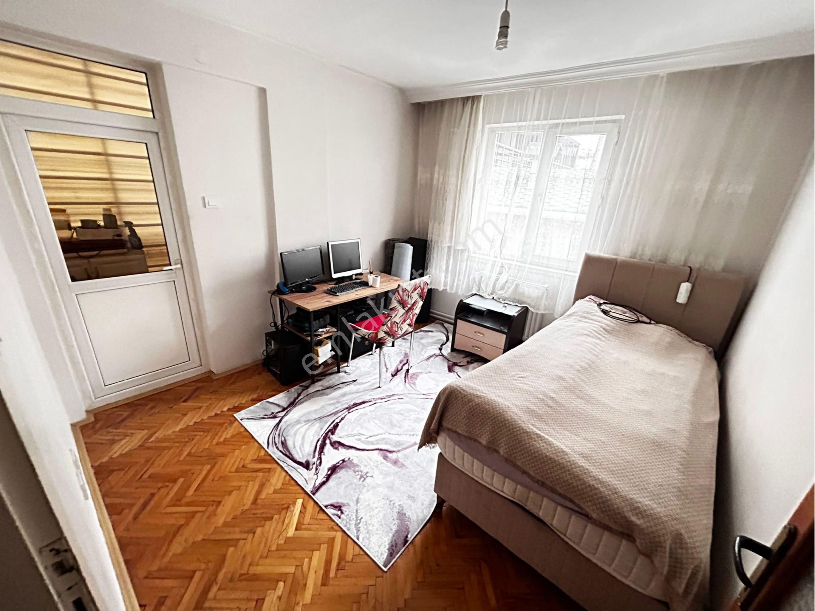 Keçiören Dutlukta Metroya Yürüme Mesafesinde Ara Katta Acill Satılık Daire - Görsel 7