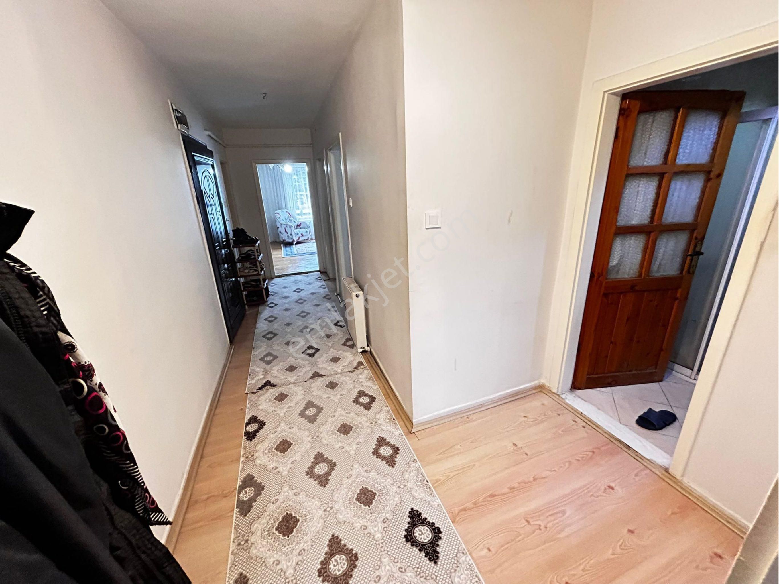 Keçiören Dutlukta Metroya Yürüme Mesafesinde Ara Katta Acill Satılık Daire - Görsel 14