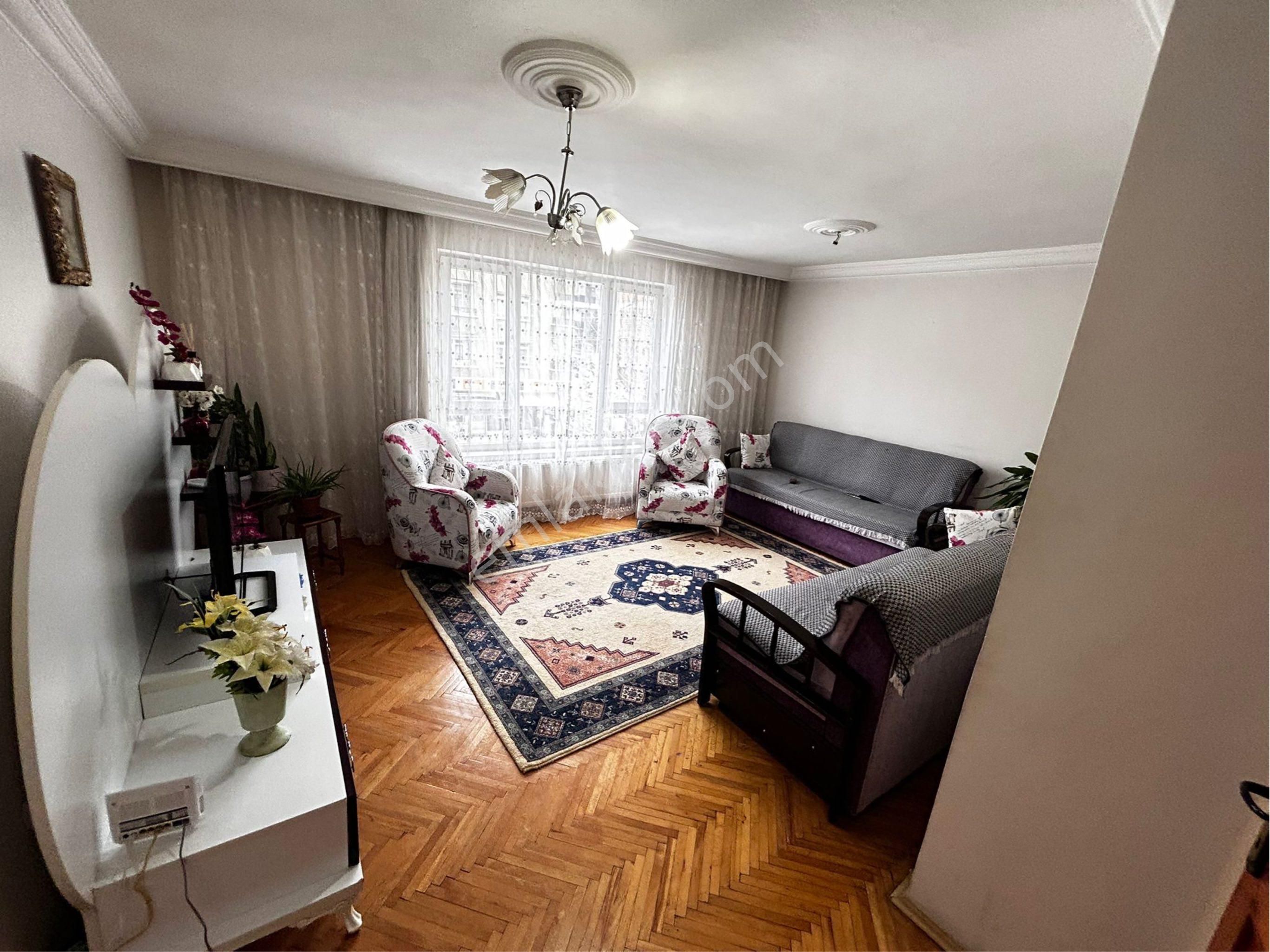 Keçiören Dutlukta Metroya Yürüme Mesafesinde Ara Katta Acill Satılık Daire - Görsel 3