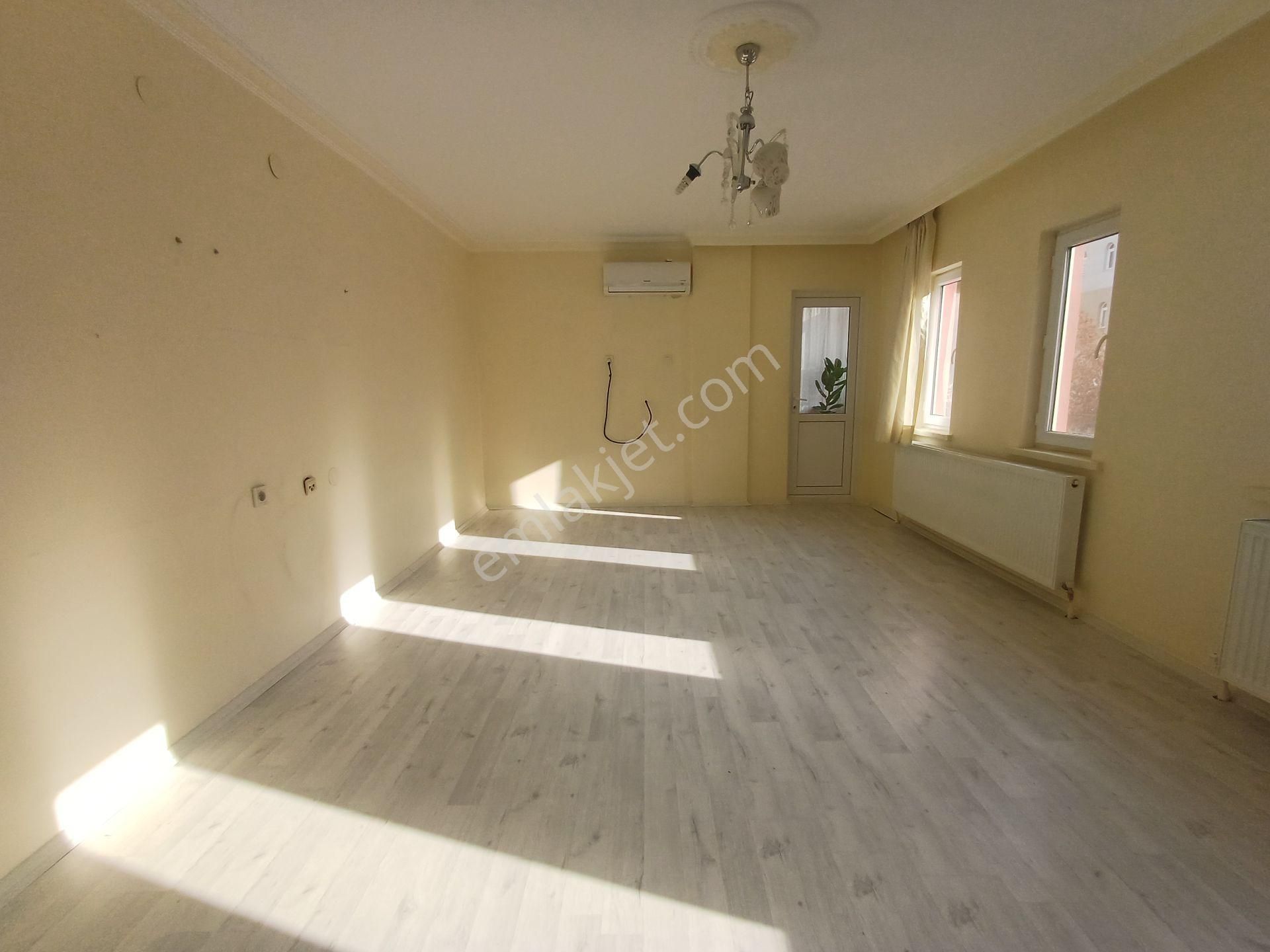 Akşemsettin Mah.de Fırat Caddesi Üzerinde Satılık 3+1 Daire - Görsel 2