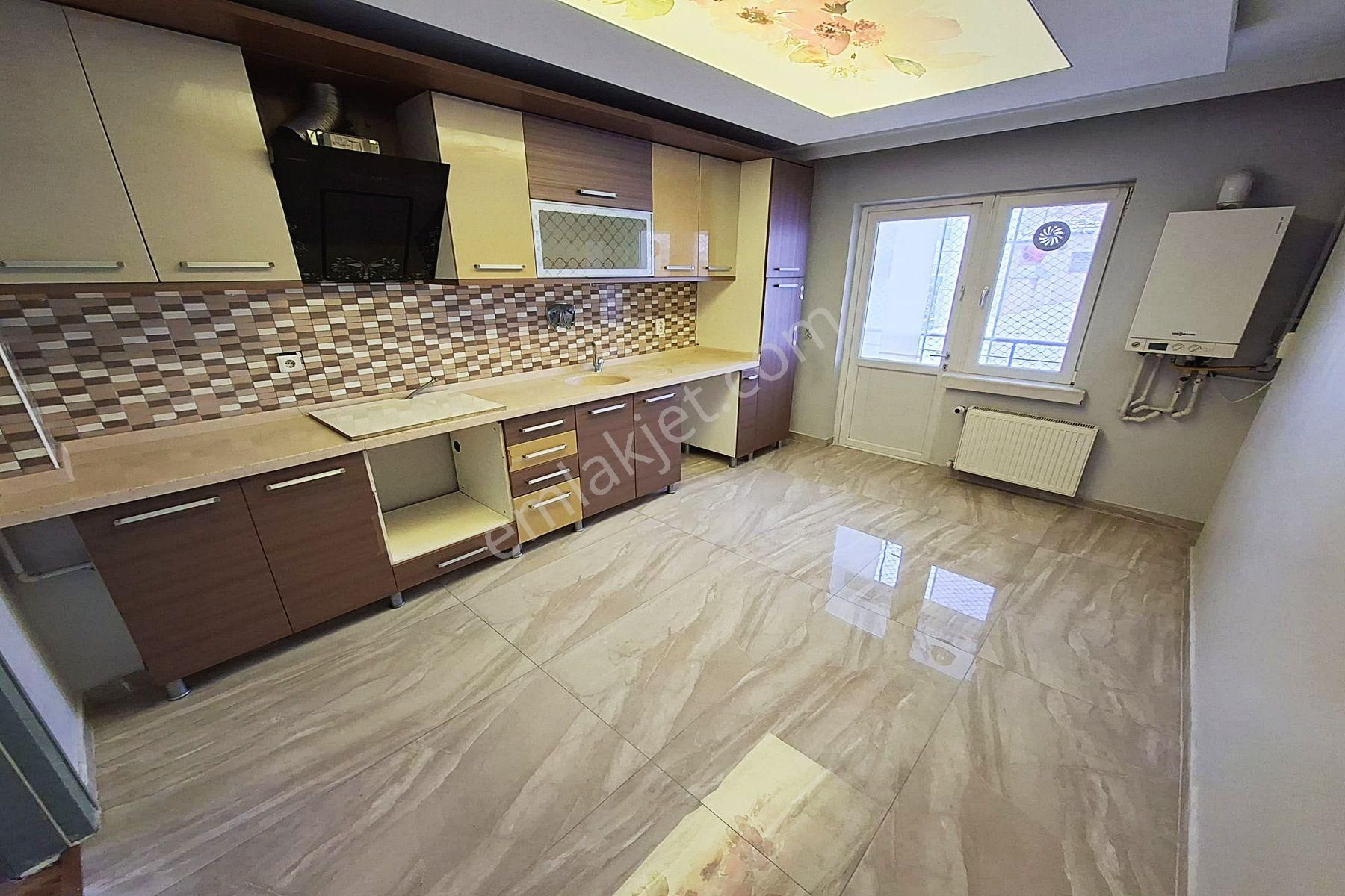 Yayla'da Seyitler Cad Üzeri 140m2 Asansrlü 3+1 Kiralık Daire - Görsel 6