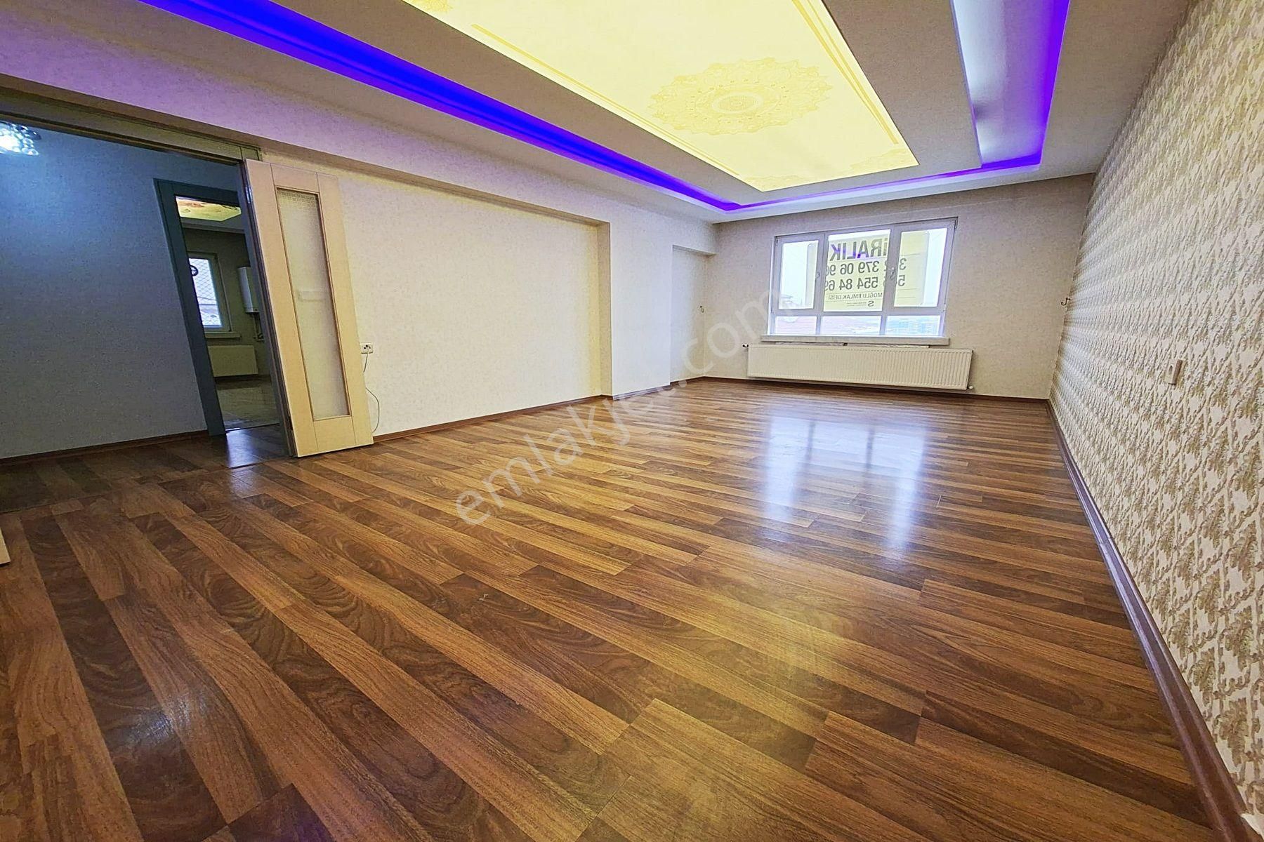 Yayla'da Seyitler Cad Üzeri 140m2 Asansrlü 3+1 Kiralık Daire - Görsel 3