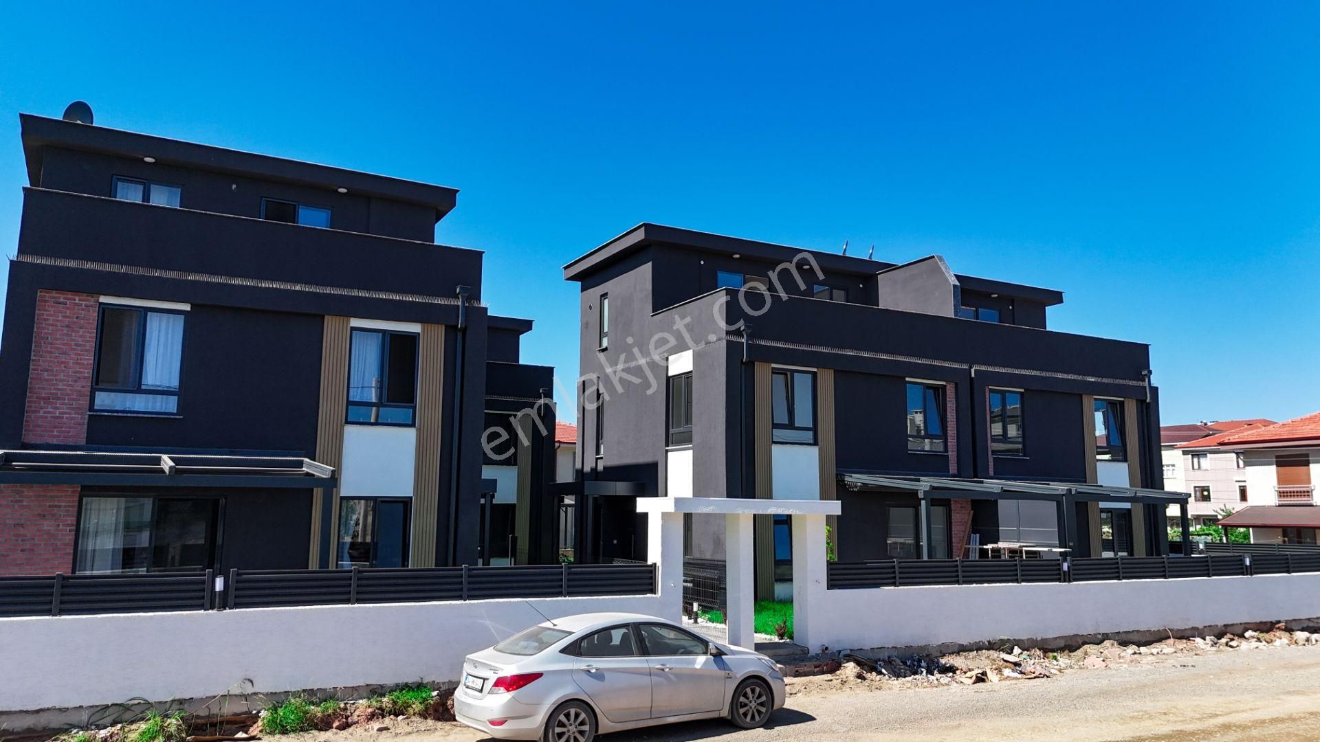 Karasu'da Denize Yürüme Mesafesinde 4+1 Lüks Villa - Görsel 9