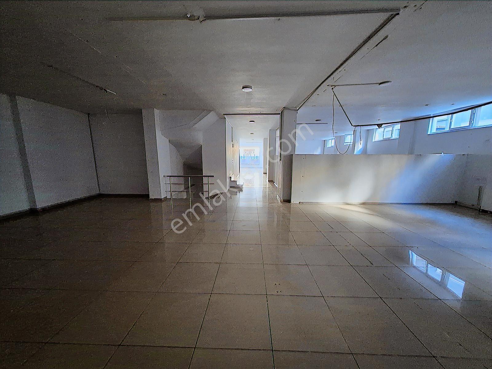 Canik Karşıyaka'da Caddeye Yakın Kiralık 650 M2 Dubleks İşyeri - Görsel 27