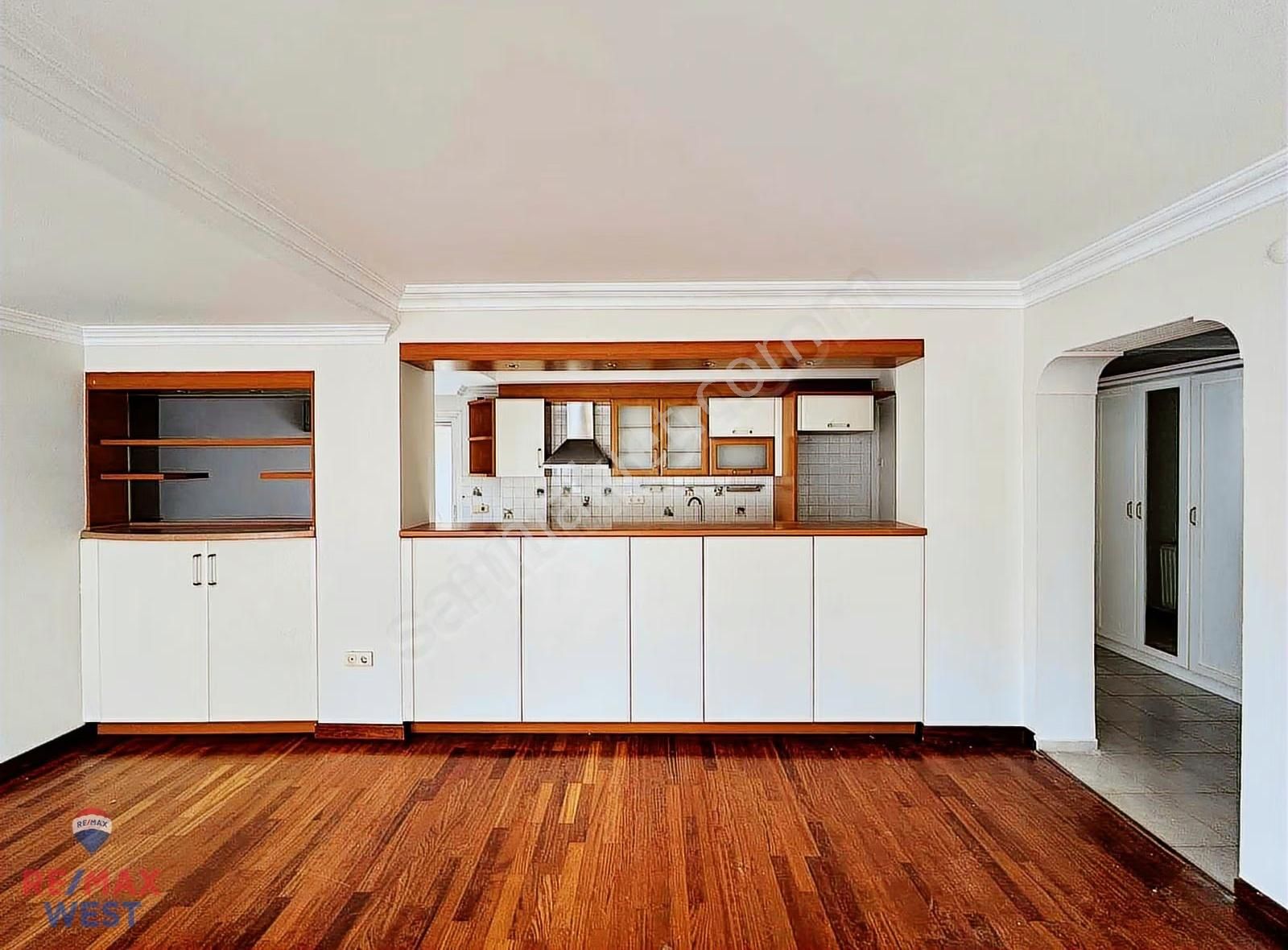 Karşıyaka Çamlık Sokakta En Güzel Binada Satılık 3+1 Daire - Görsel 5